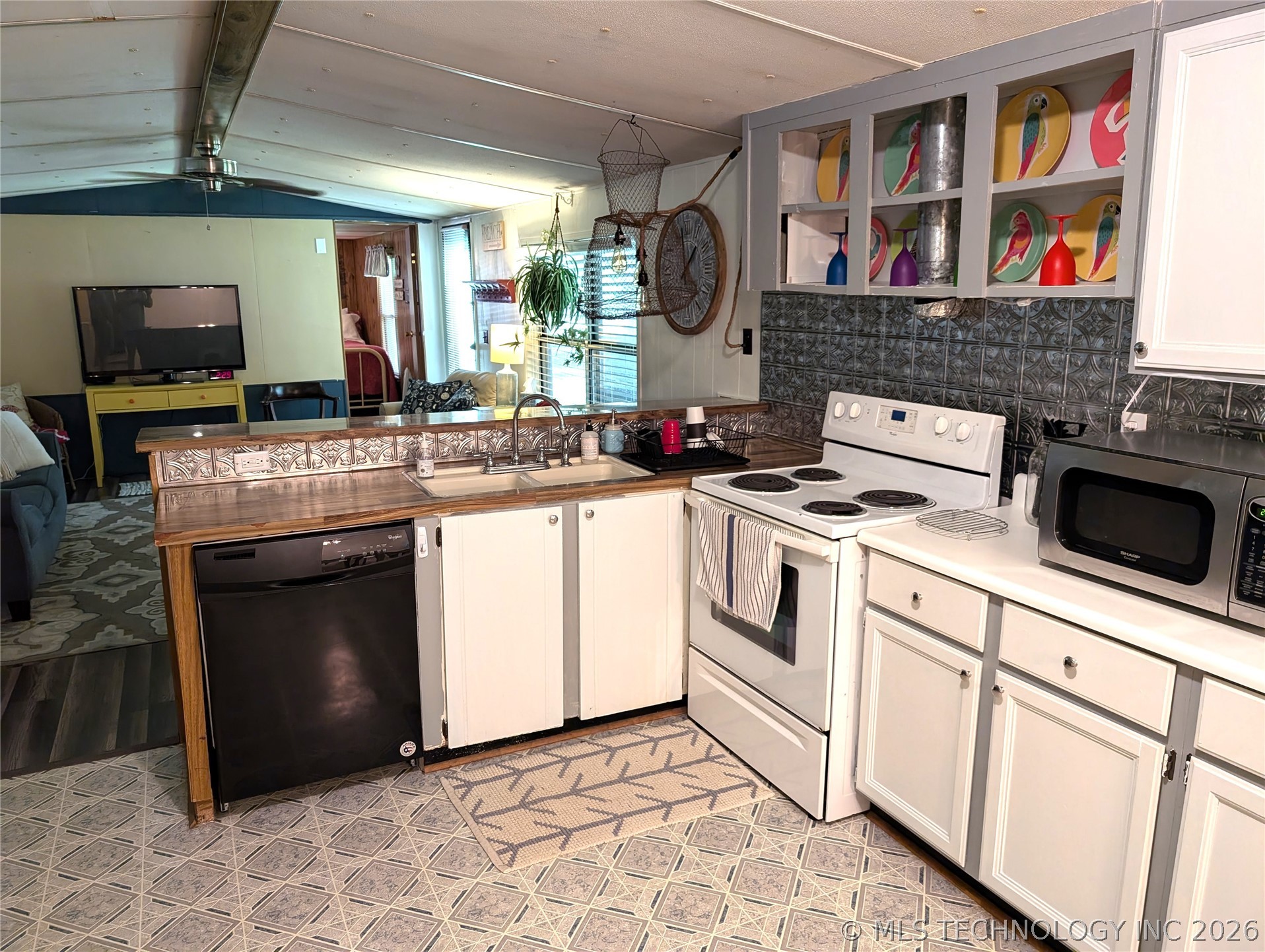 105 Circle Drive Property Photo 12
