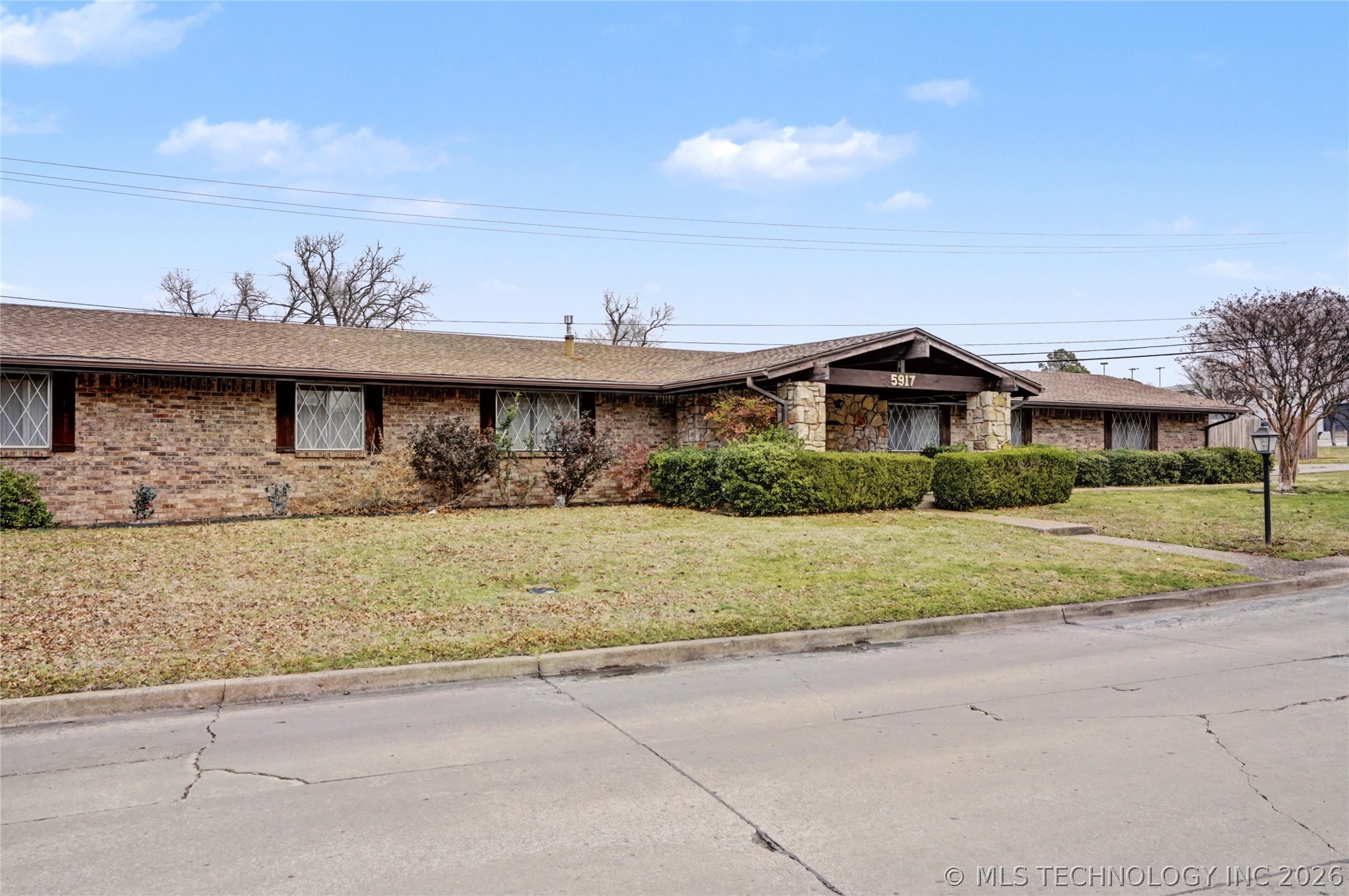 5917 E 43rd Street Property Photo 1