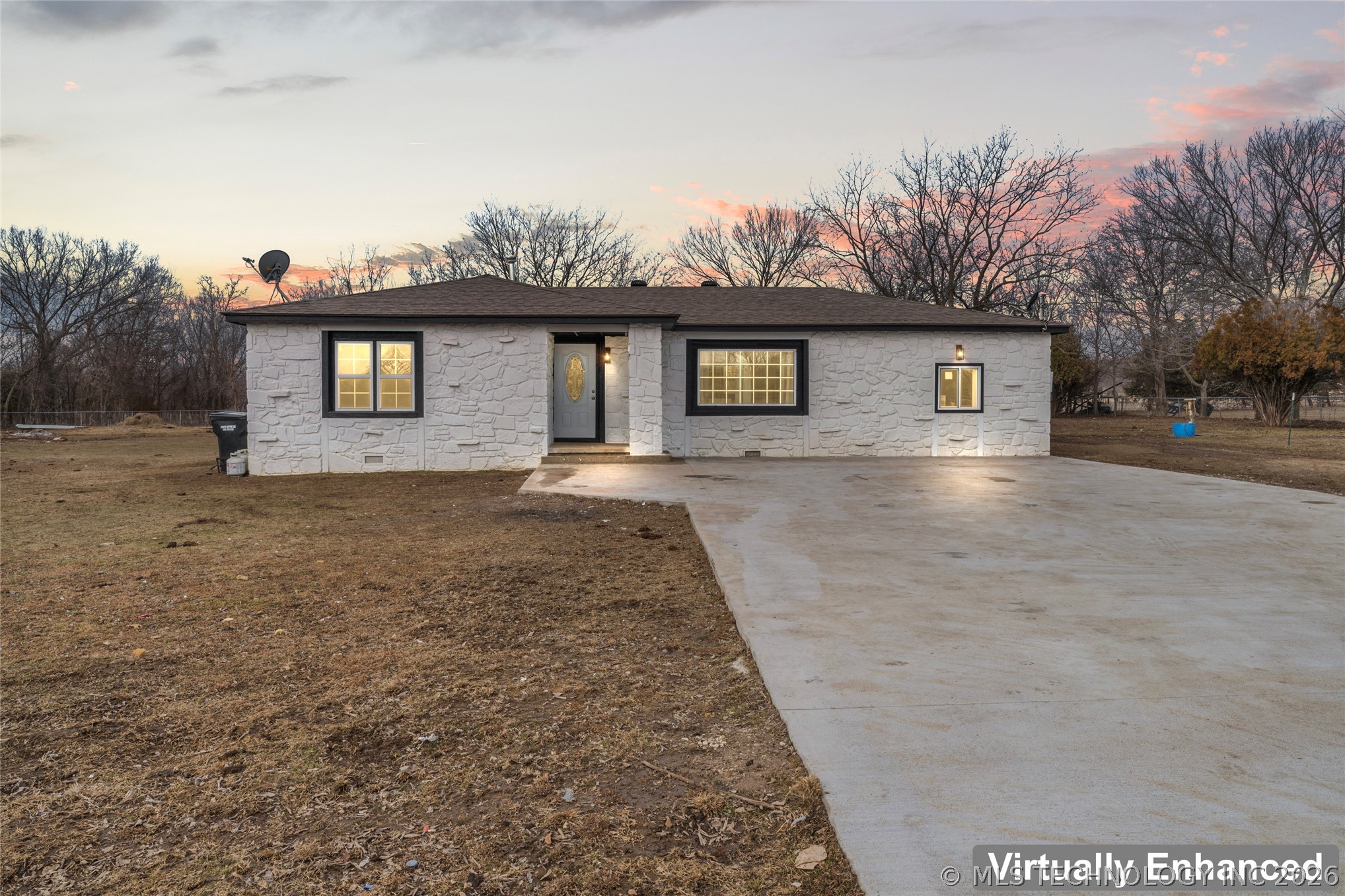 17090 S 4170 Road Property Photo 1