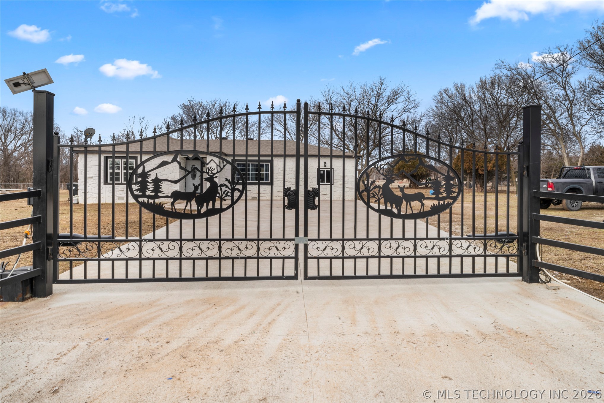 17090 S 4170 Road Property Photo 2