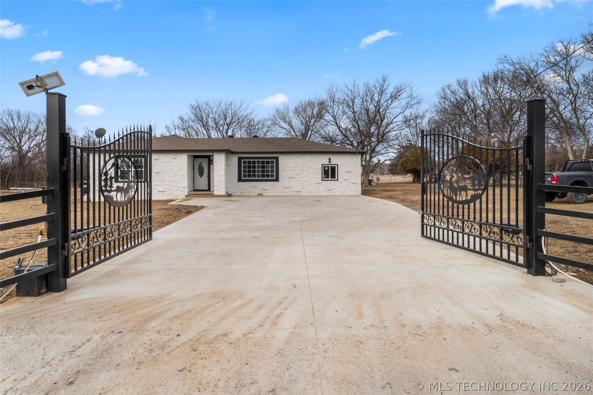 17090 S 4170 Road Property Photo 3