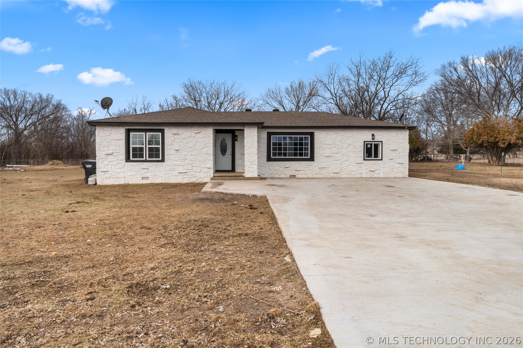 17090 S 4170 Road Property Photo 4