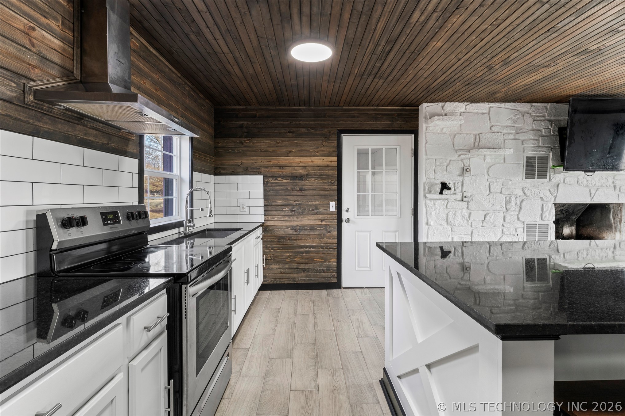 17090 S 4170 Road Property Photo 12