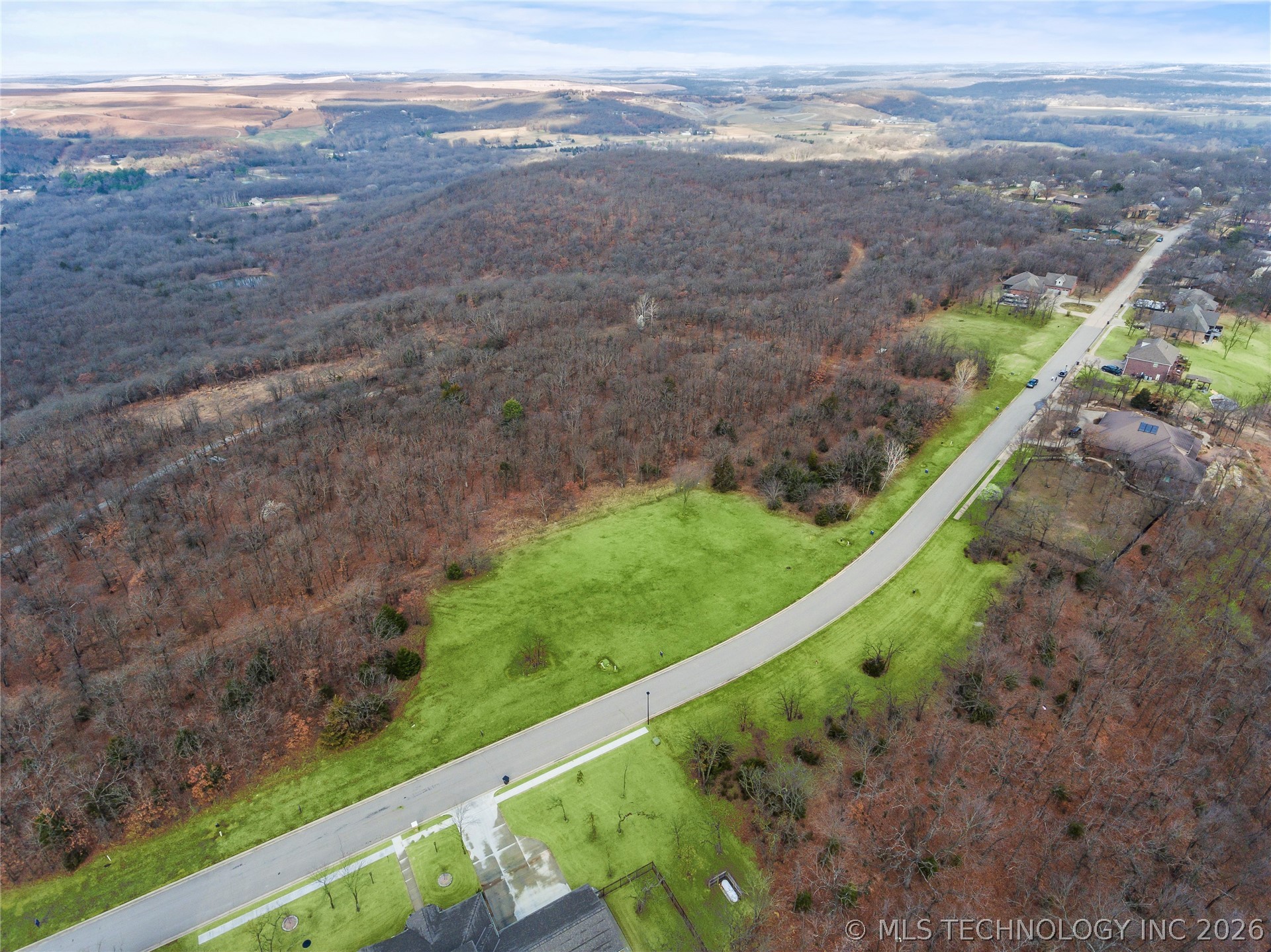 2719 Mountain Road Property Photo 3