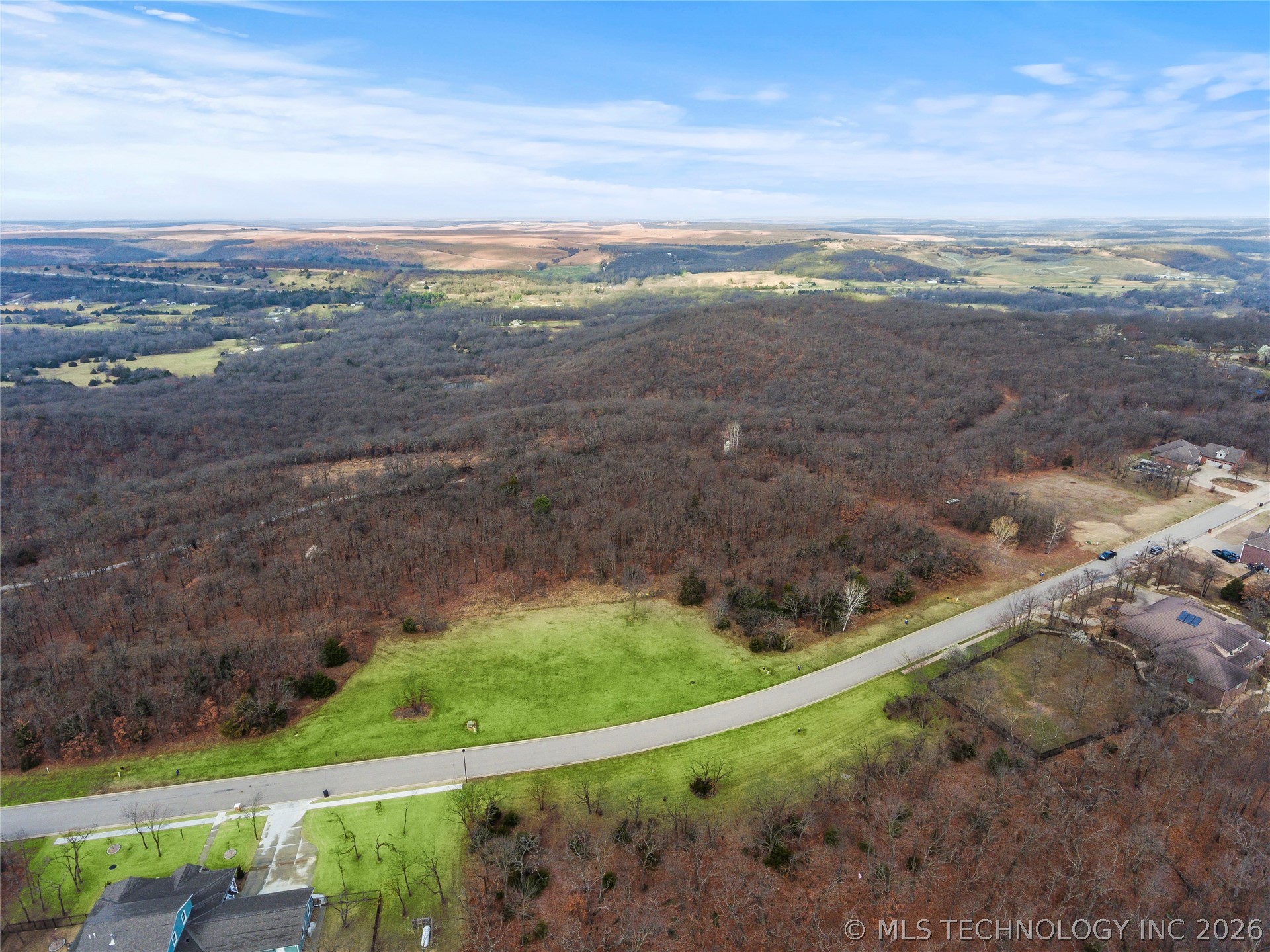 2711 Mountain Road Property Photo 5