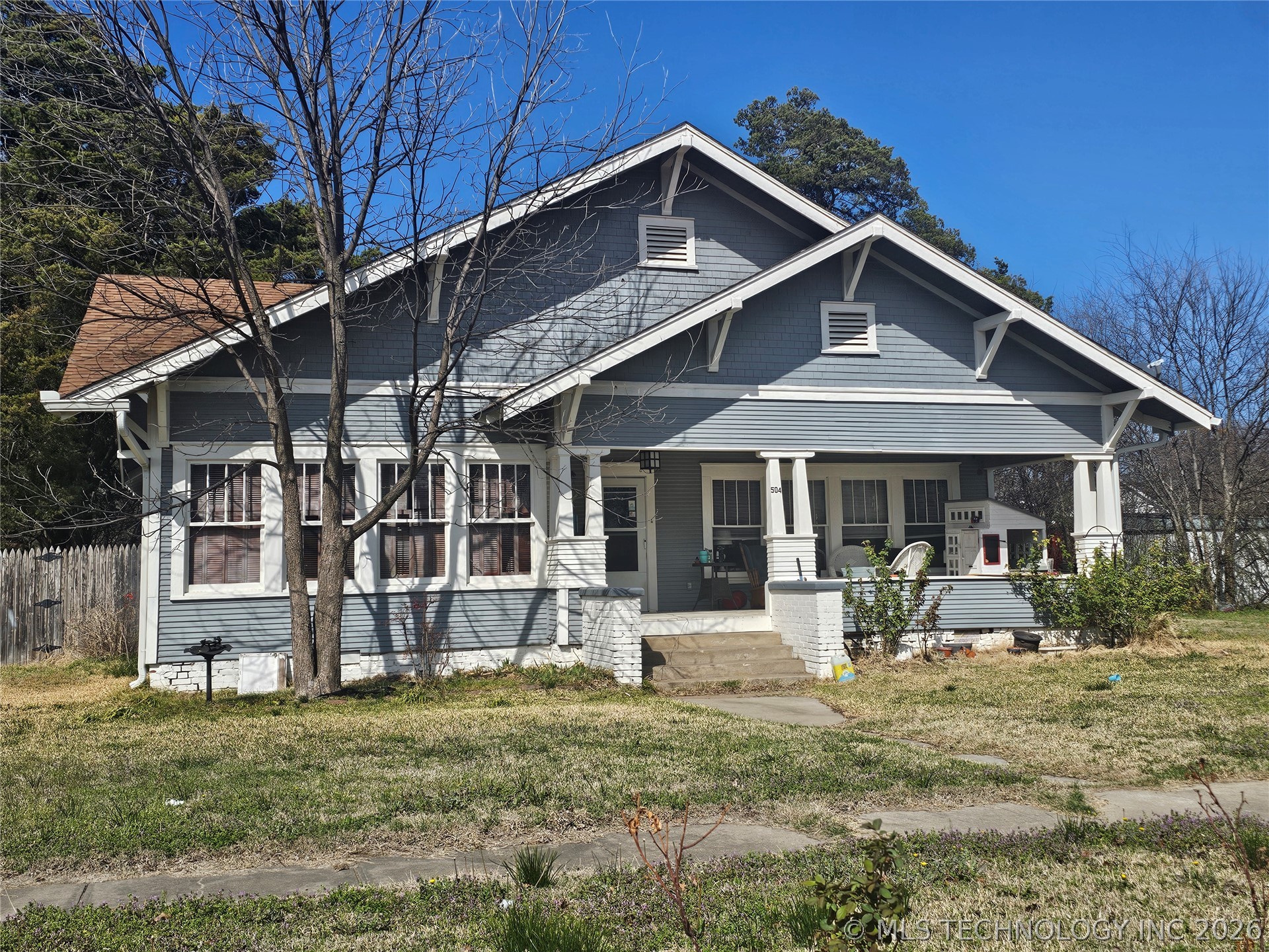 504 W Broadway Property Photo 1