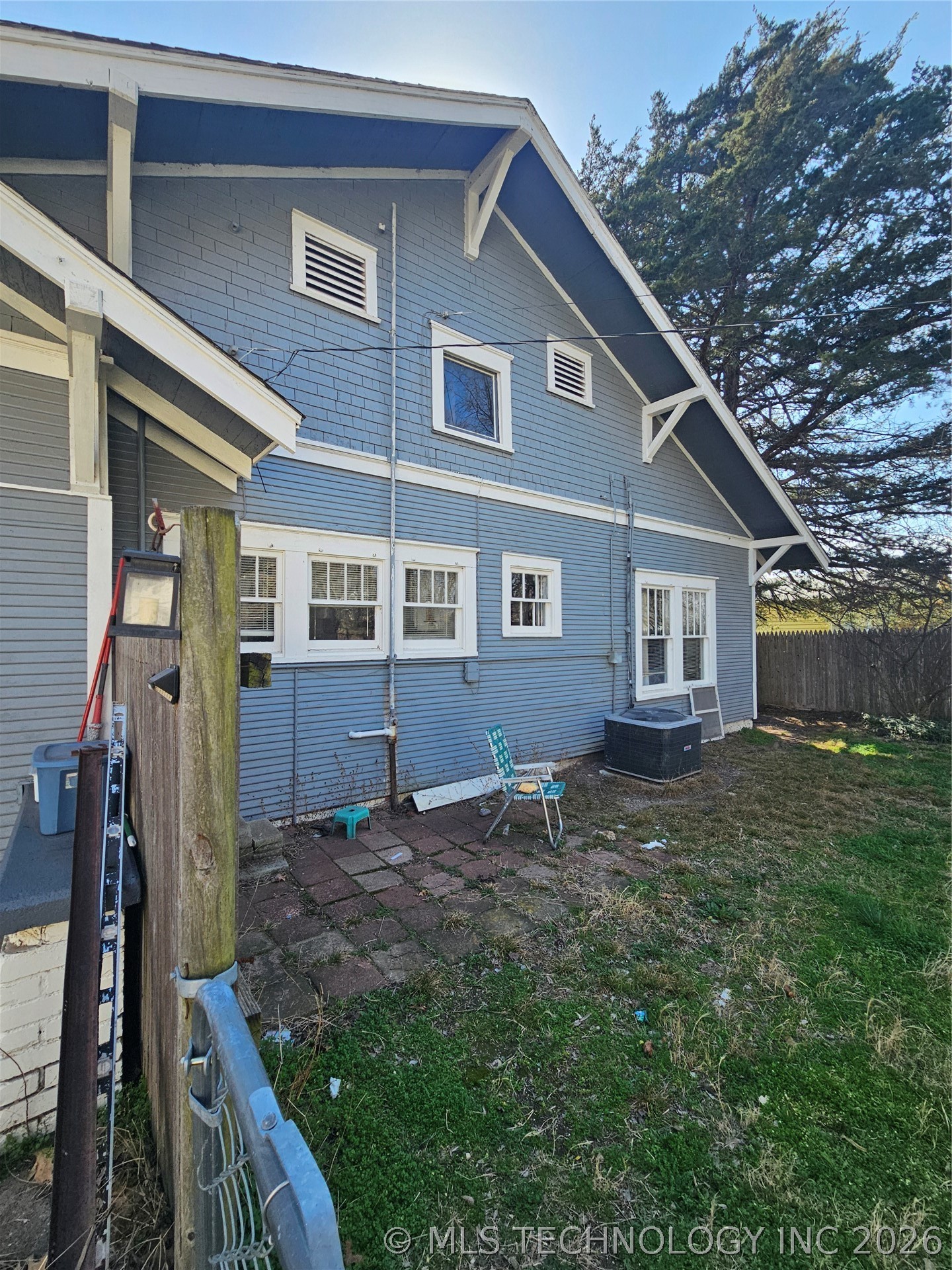 504 W Broadway Property Photo 5