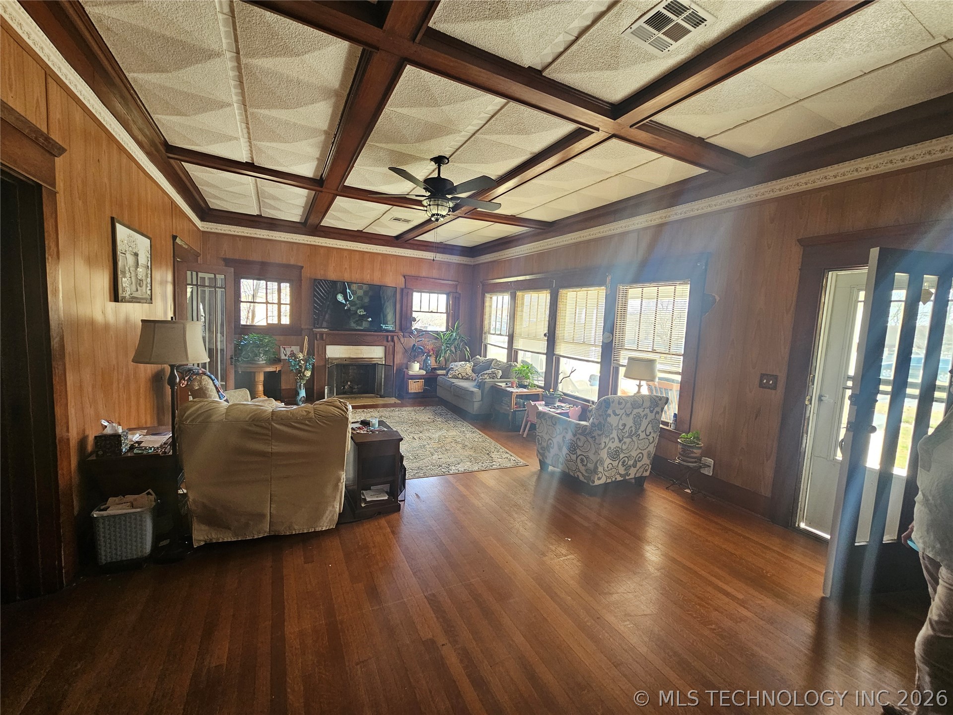 504 W Broadway Property Photo 10
