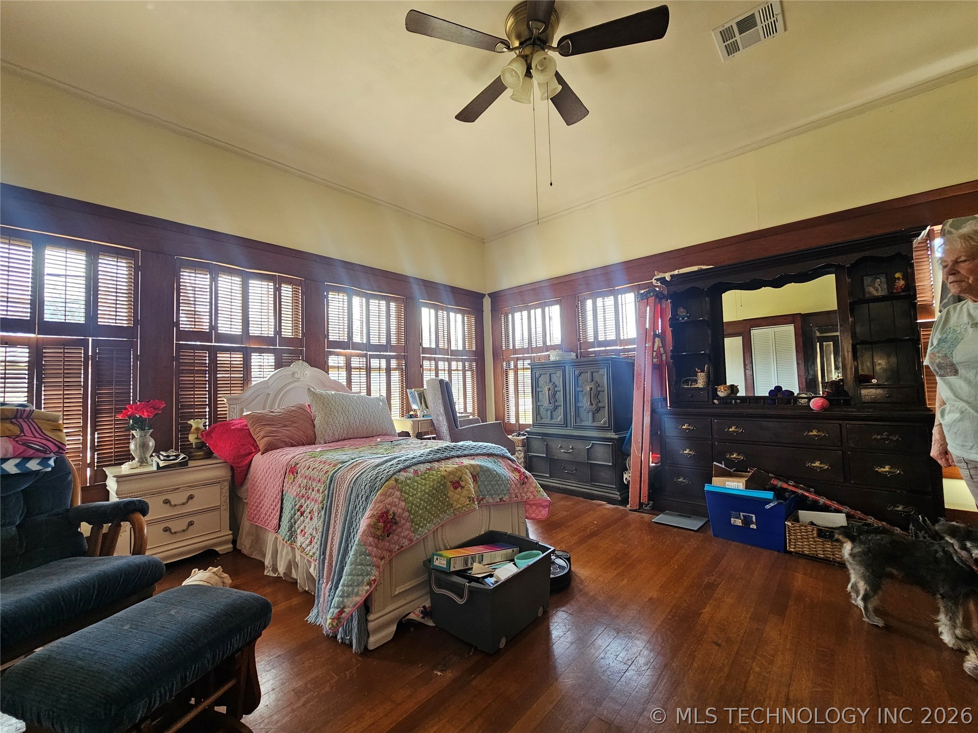 504 W Broadway Property Photo 14
