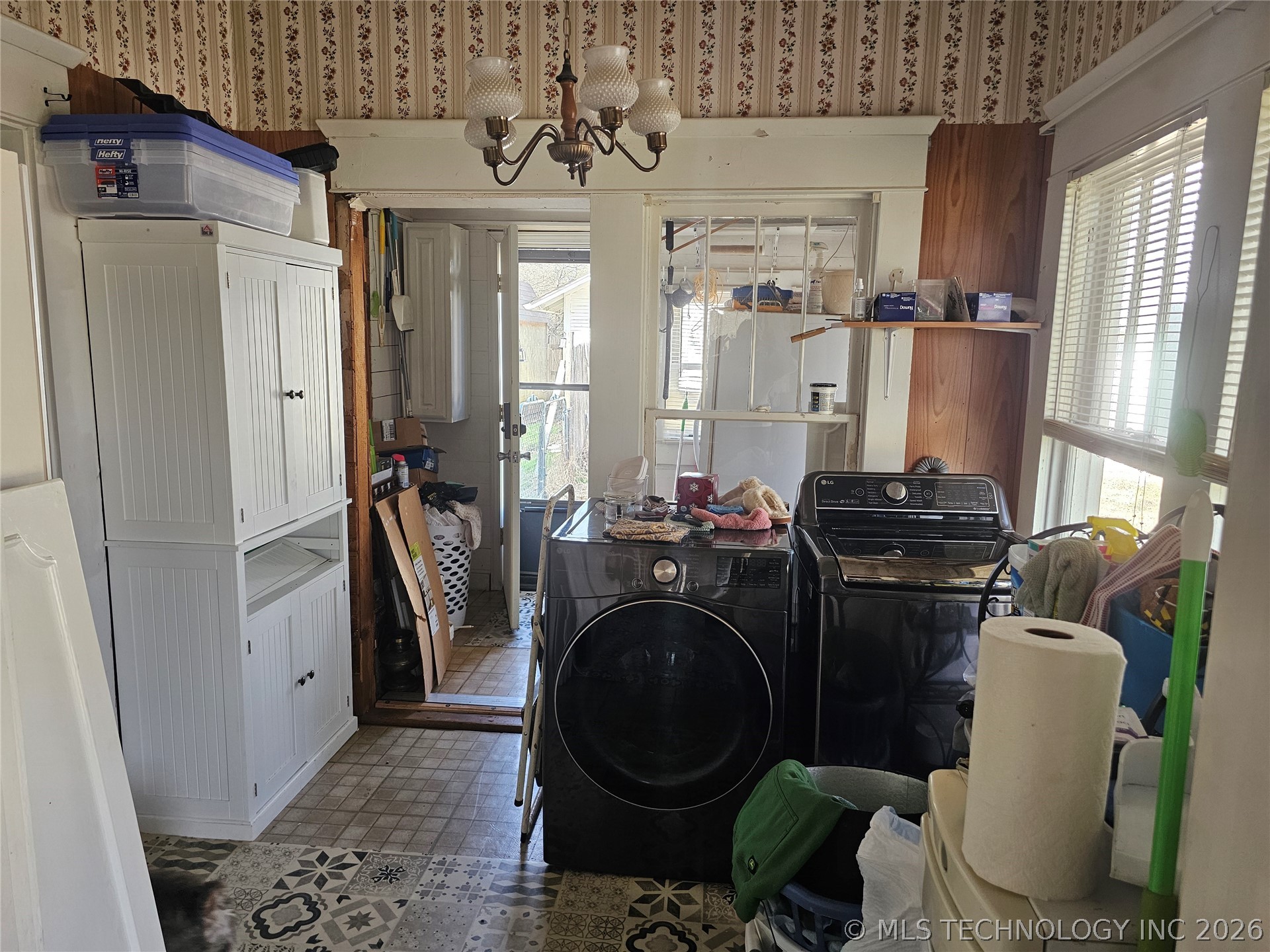 504 W Broadway Property Photo 15
