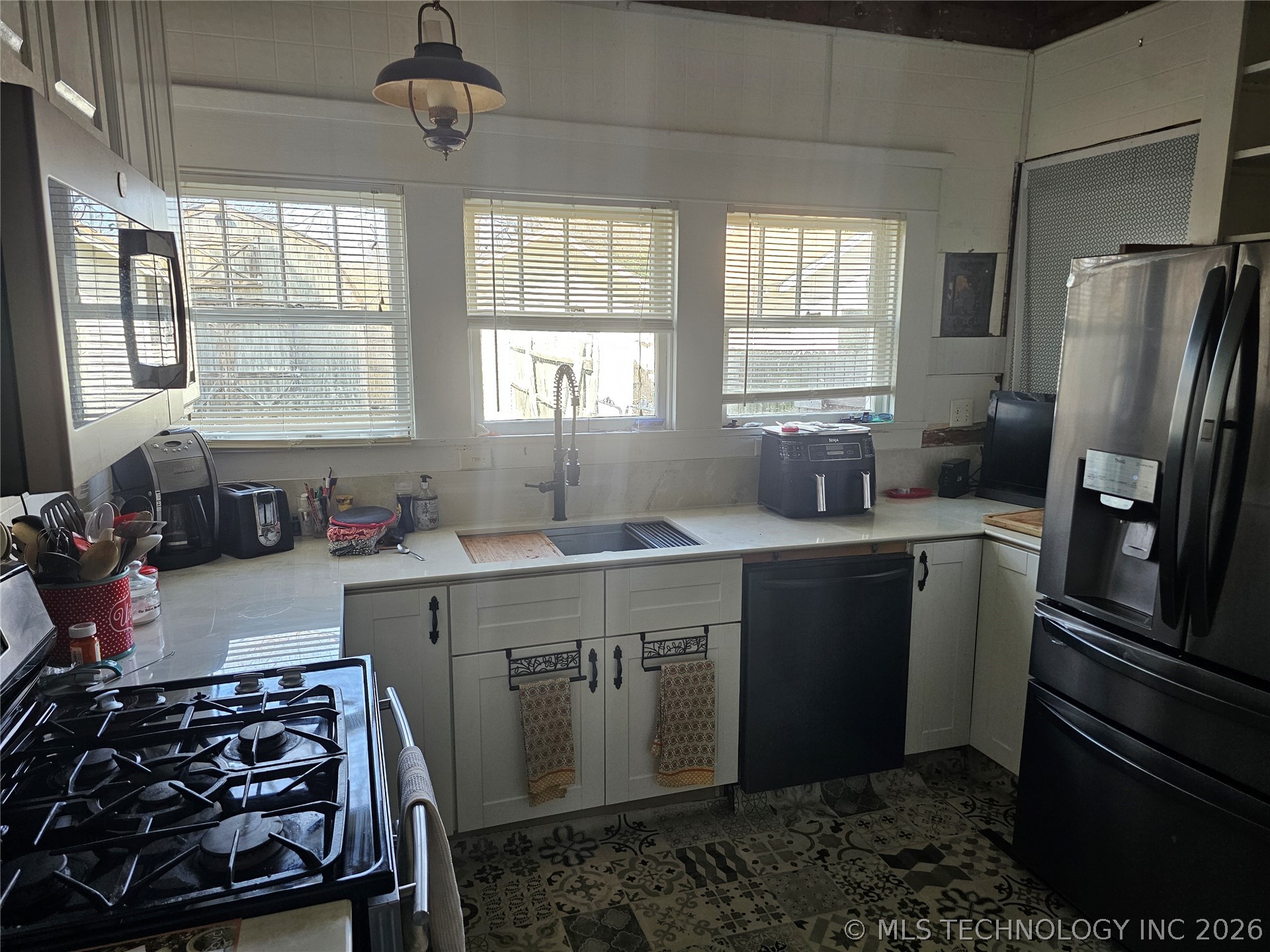 504 W Broadway Property Photo 17
