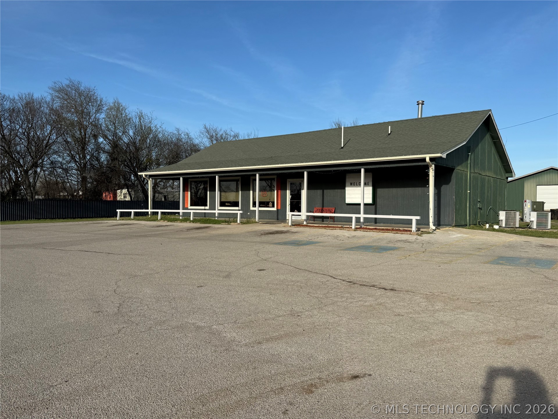 1008 N Highway 77 Property Photo 2