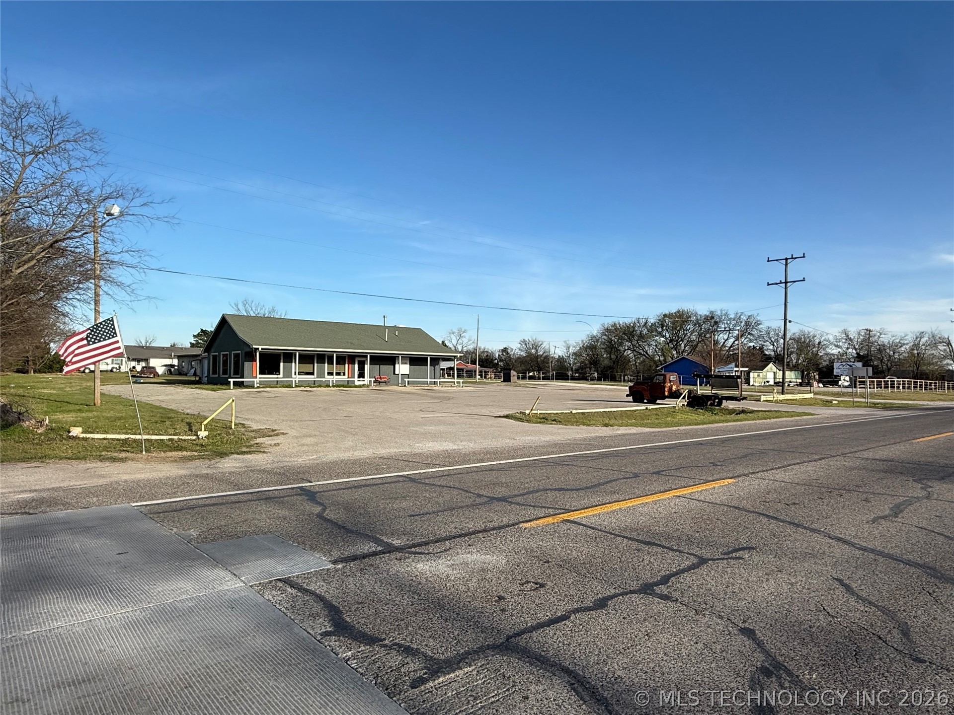 1008 N Highway 77 Property Photo 6