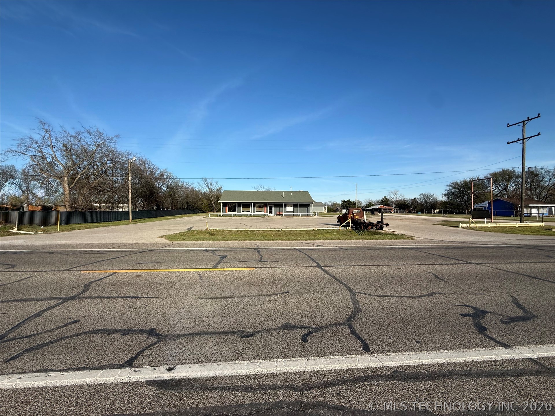 1008 N Highway 77 Property Photo 9