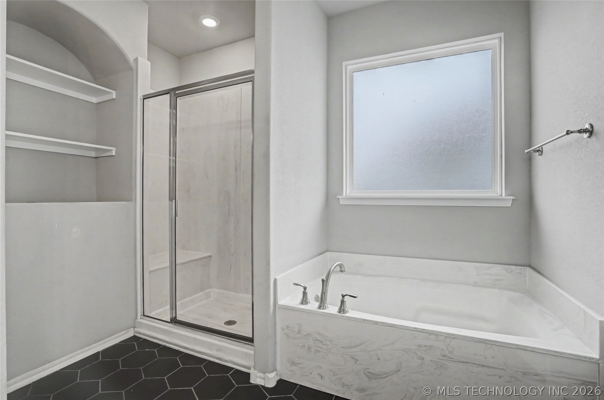711 W 53rd Place Property Photo 24
