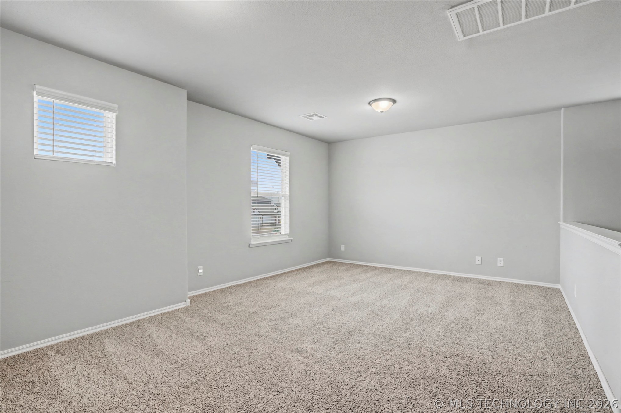 711 W 53rd Place Property Photo 29