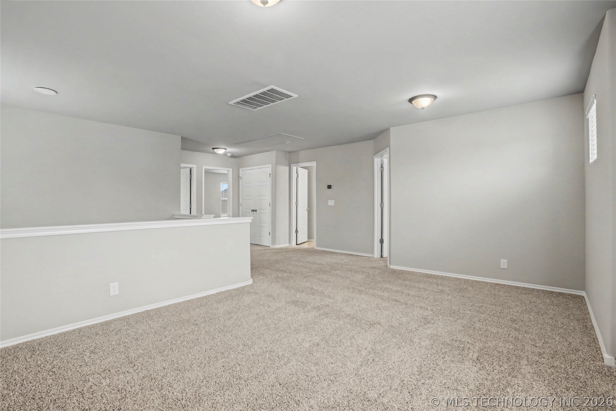711 W 53rd Place Property Photo 30