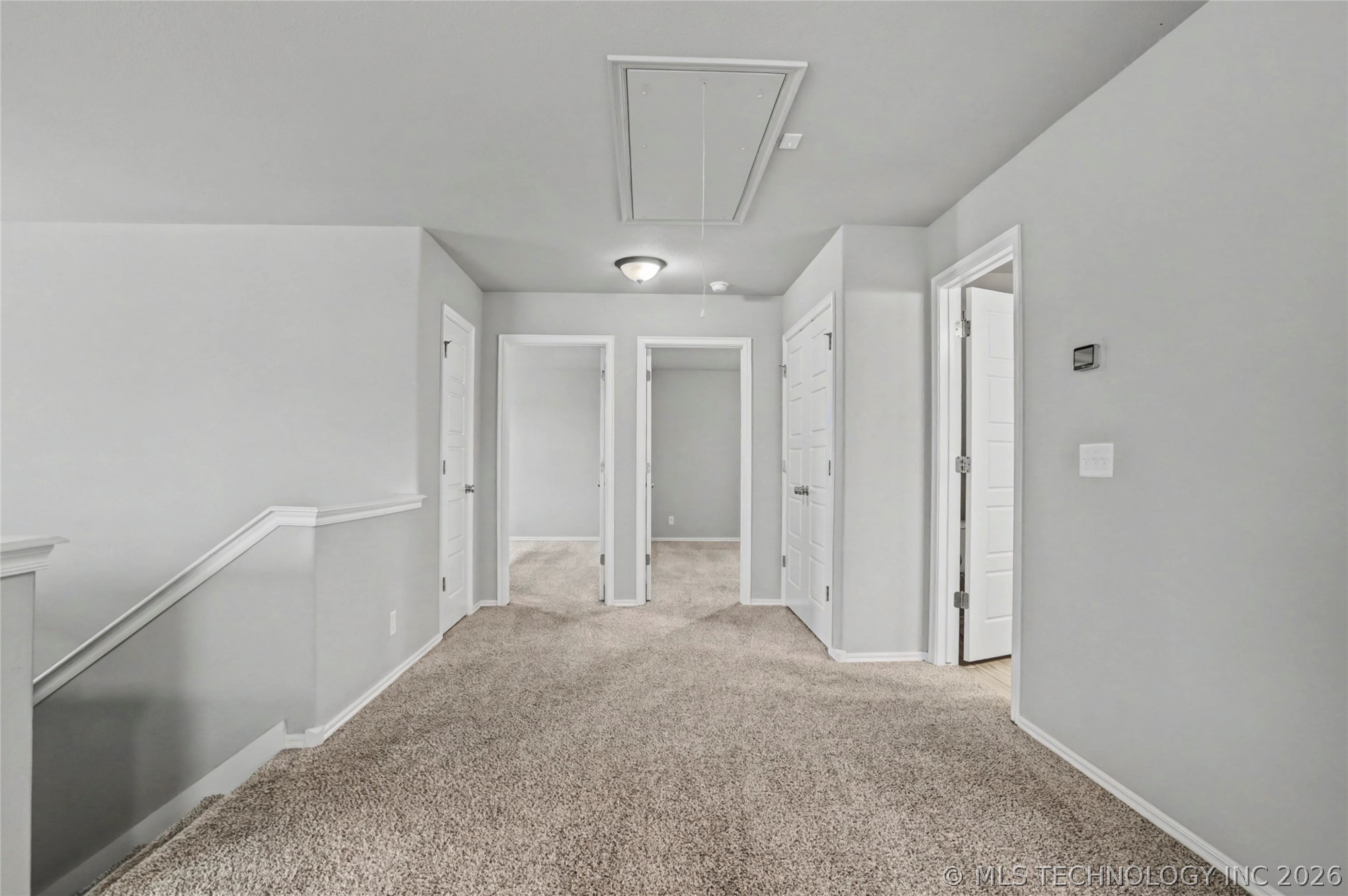 711 W 53rd Place Property Photo 32