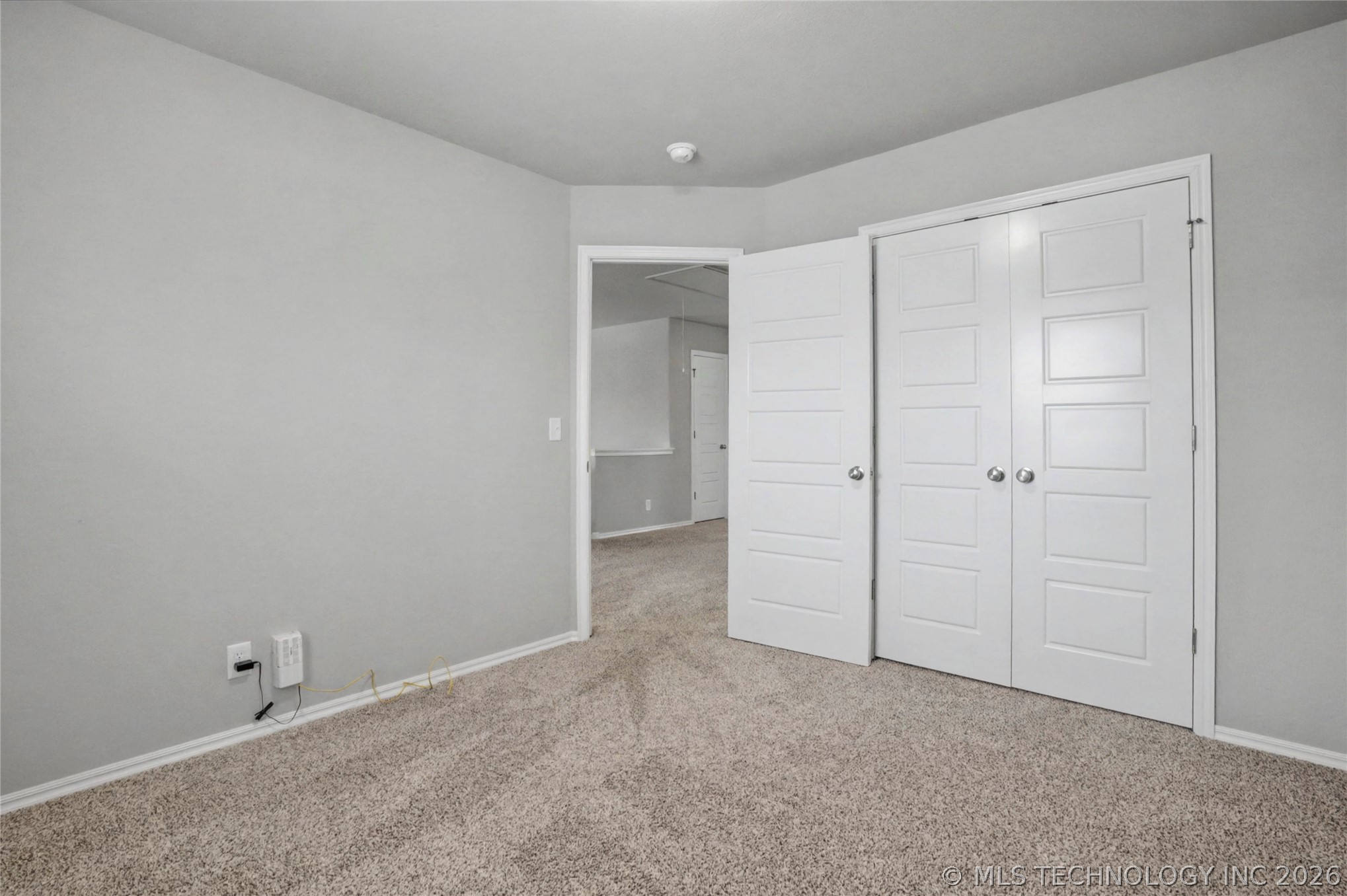 711 W 53rd Place Property Photo 42