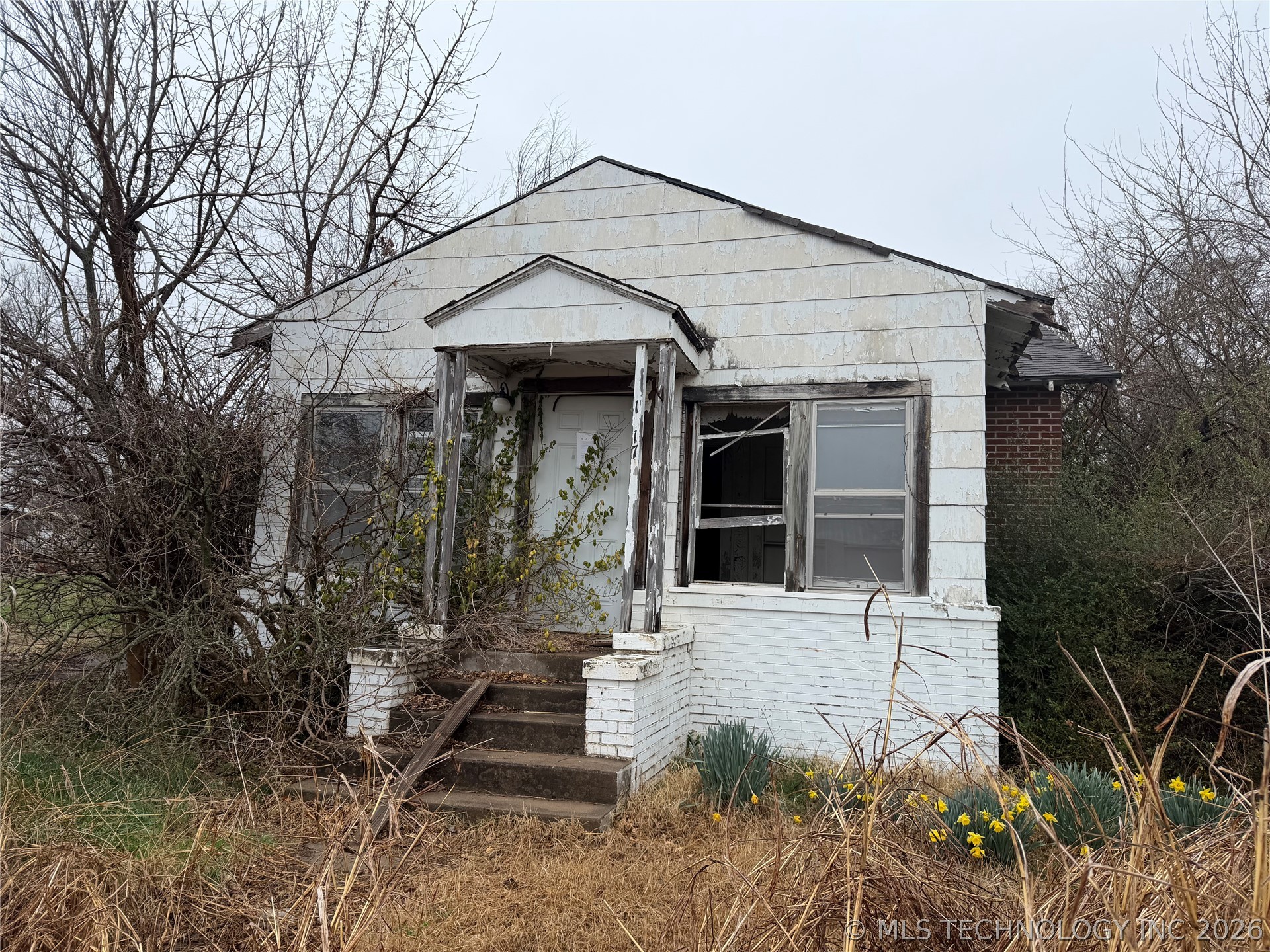 1017 E 10th Street
