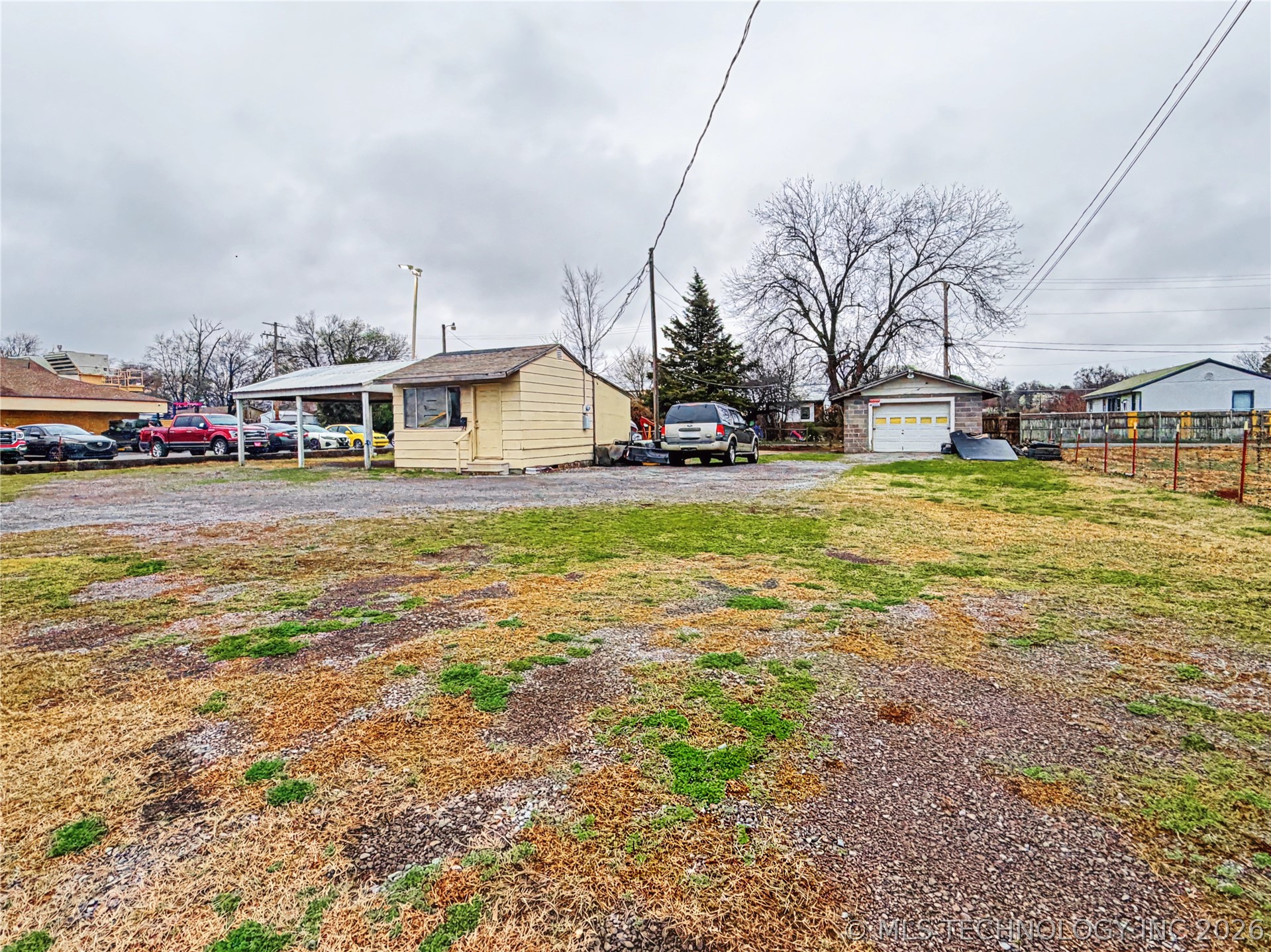 811 E Downing Street Property Photo 5