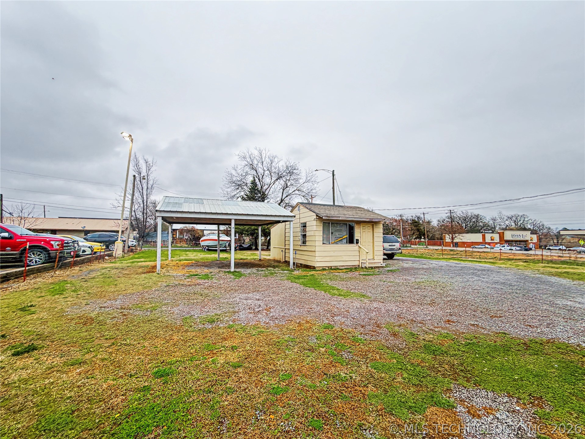 811 E Downing Street Property Photo 14