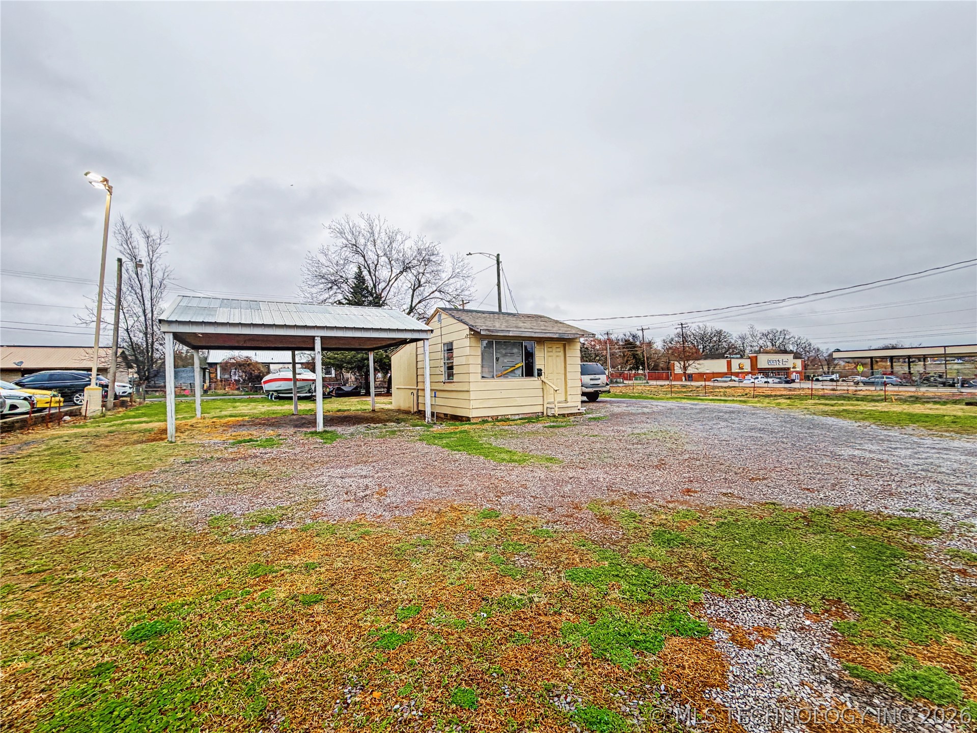 811 E Downing Street Property Photo 15