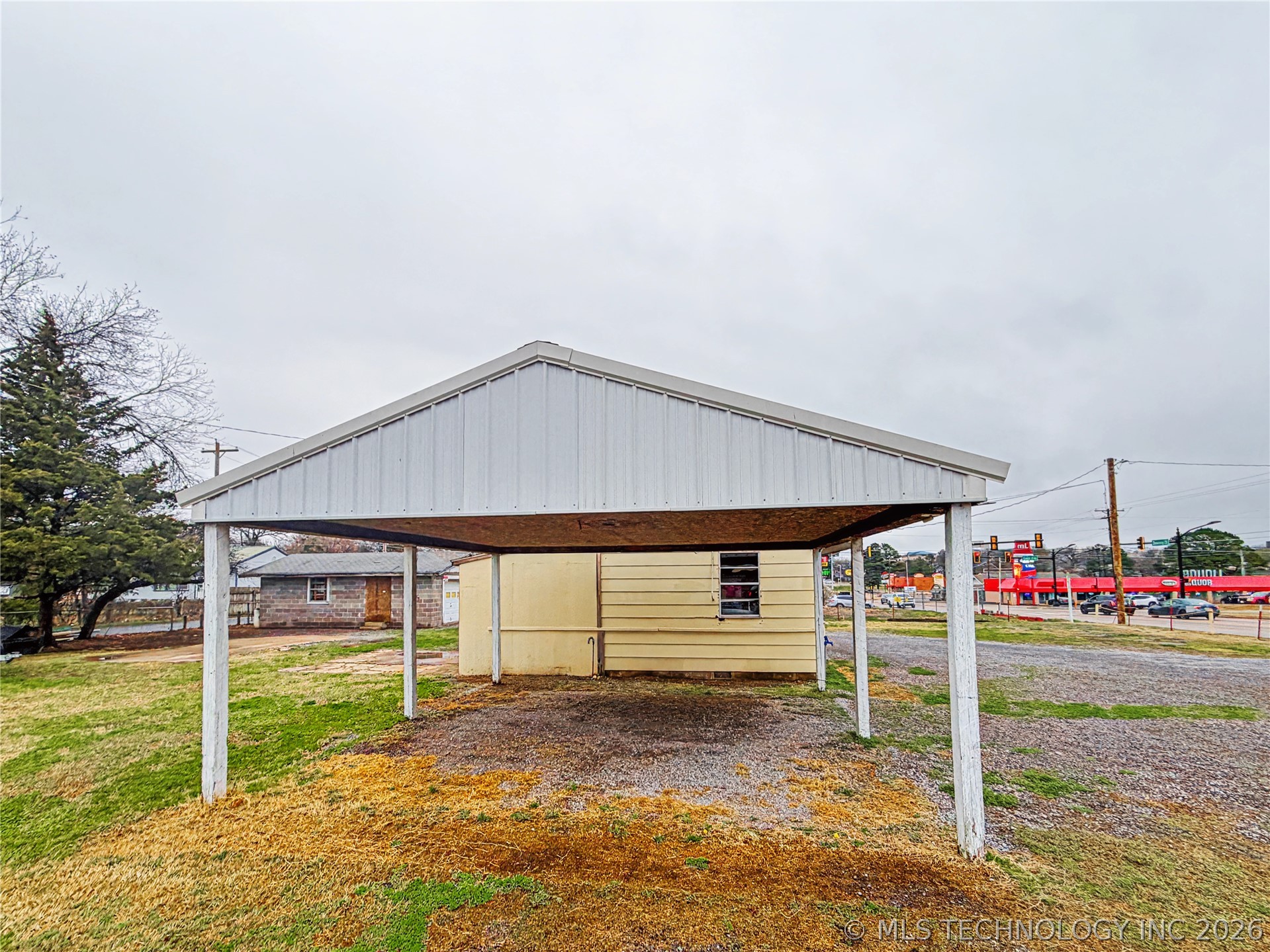 811 E Downing Street Property Photo 16