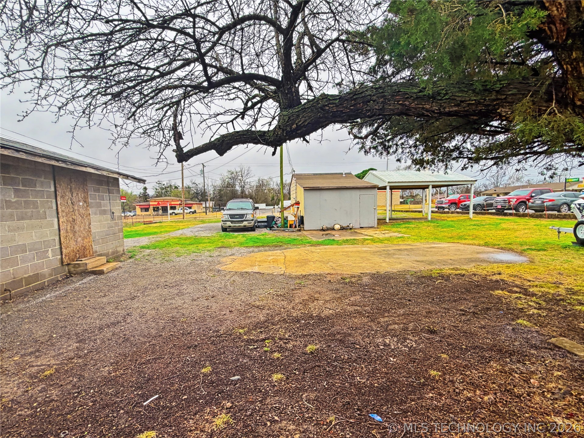 811 E Downing Street Property Photo 22