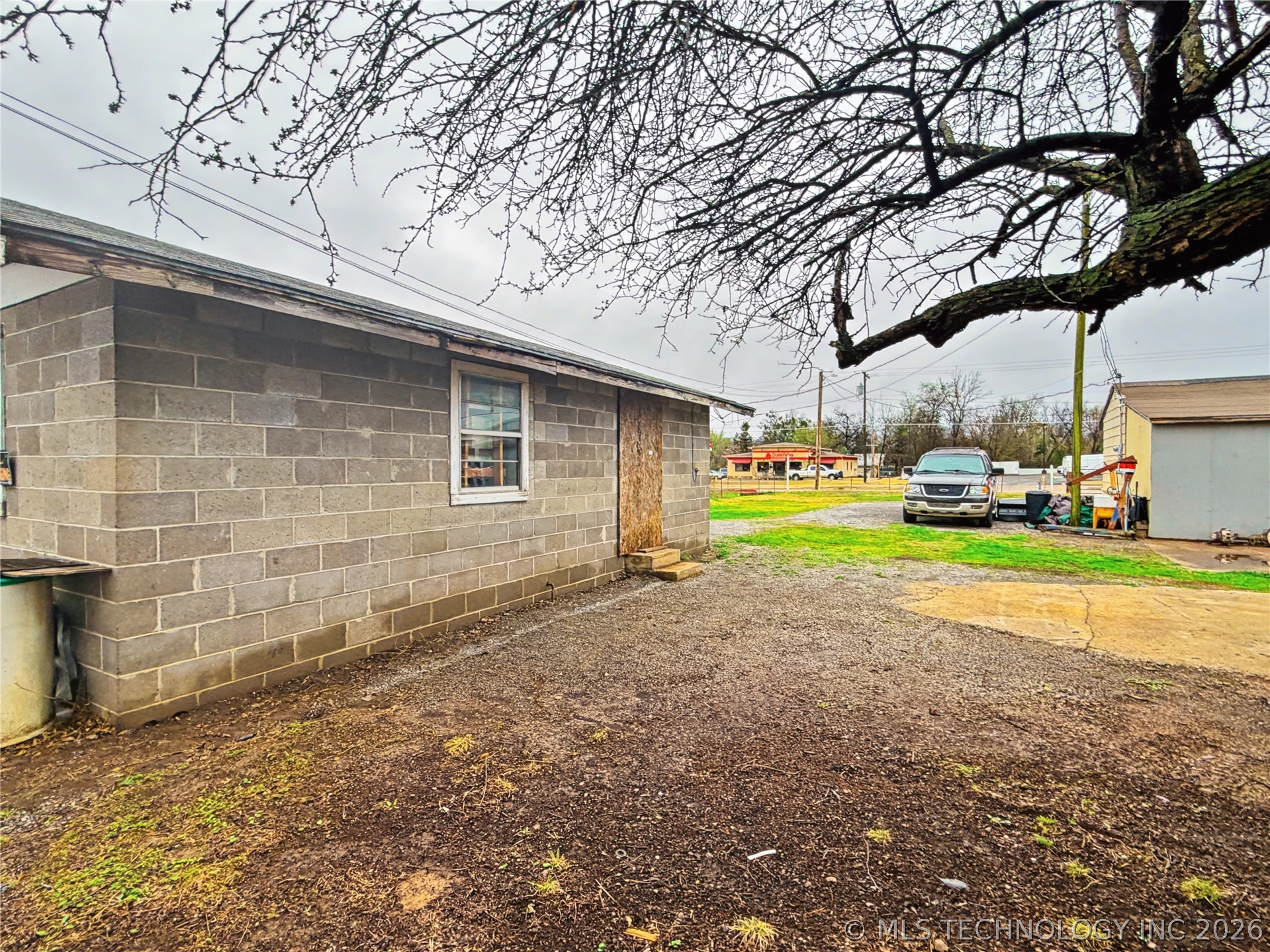 811 E Downing Street Property Photo 25