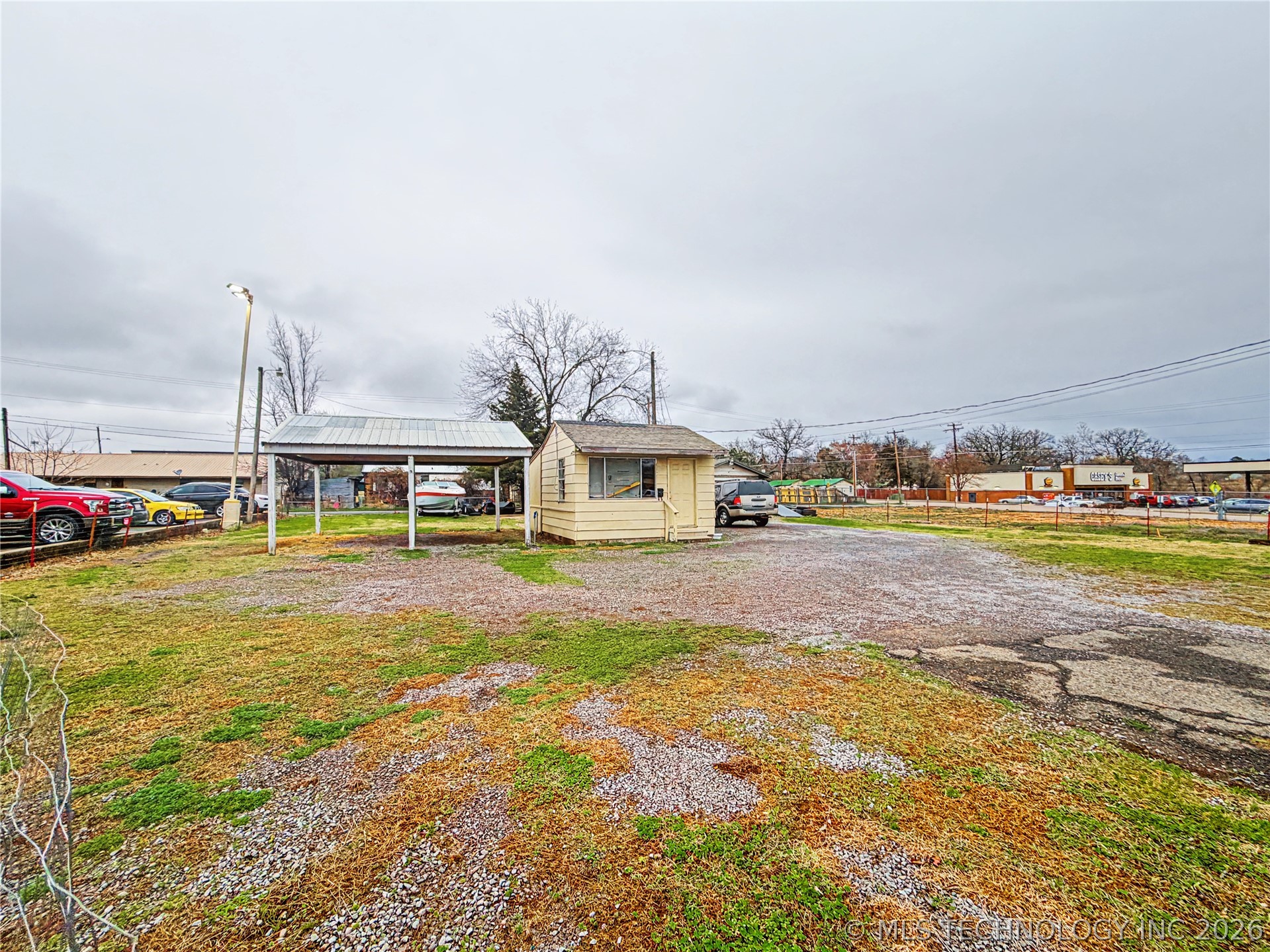811 E Downing Street Property Photo 29