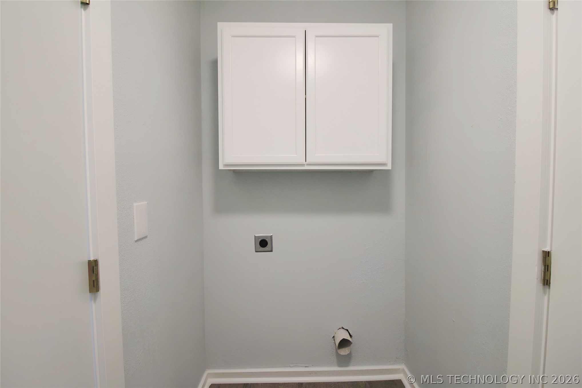 907 E 3rd Street Property Photo 14