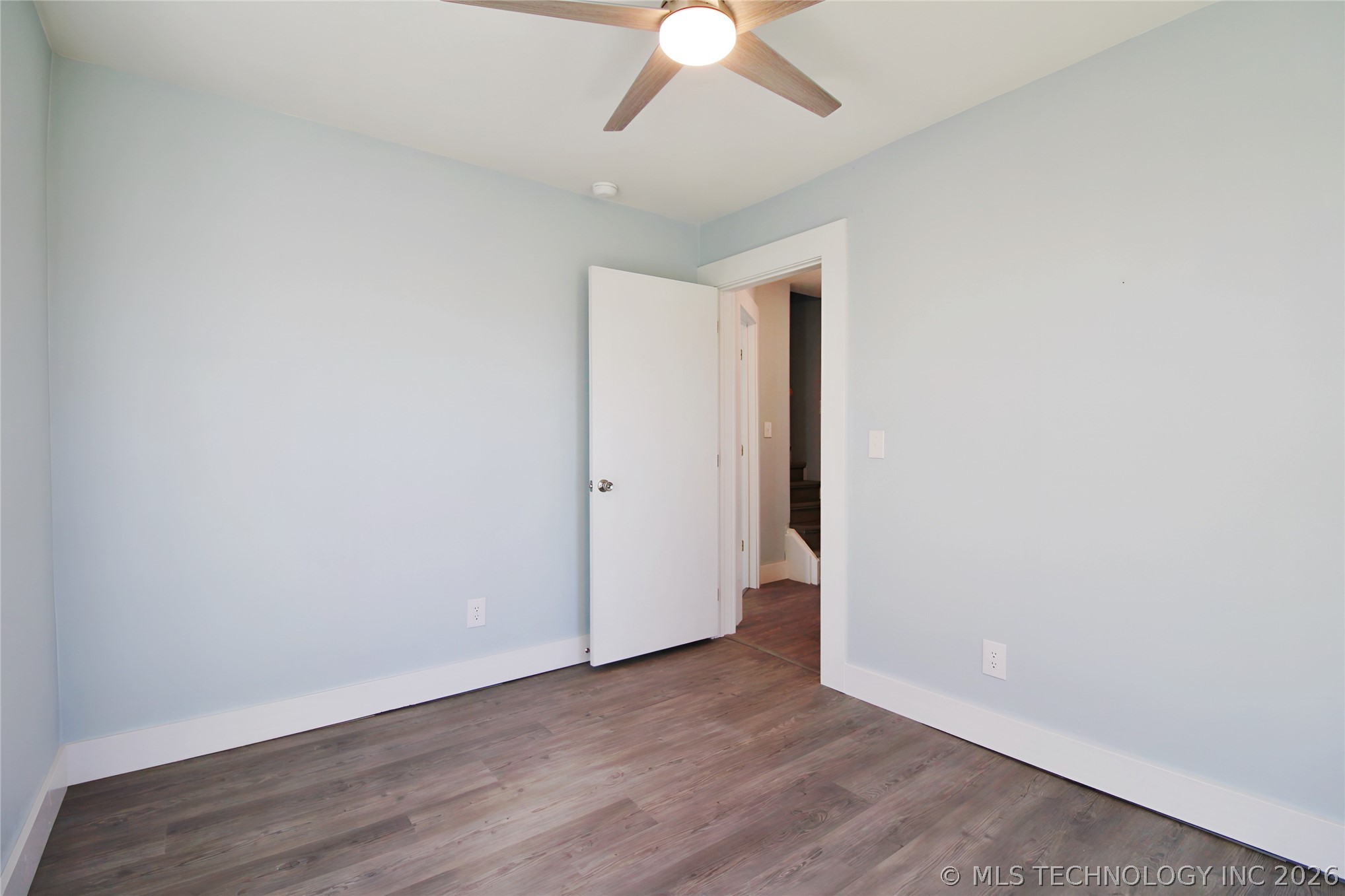 907 E 3rd Street Property Photo 21