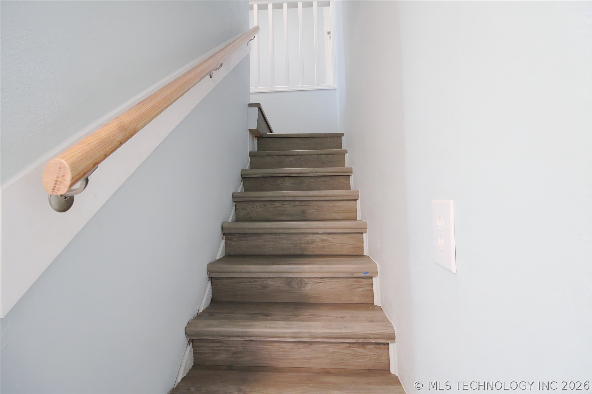 907 E 3rd Street Property Photo 22