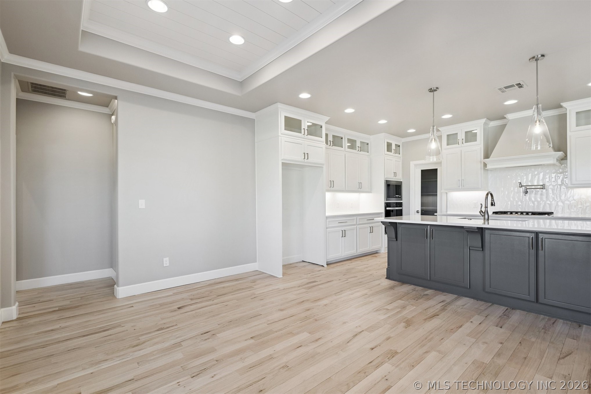 663 E 148th Place S Property Photo 16