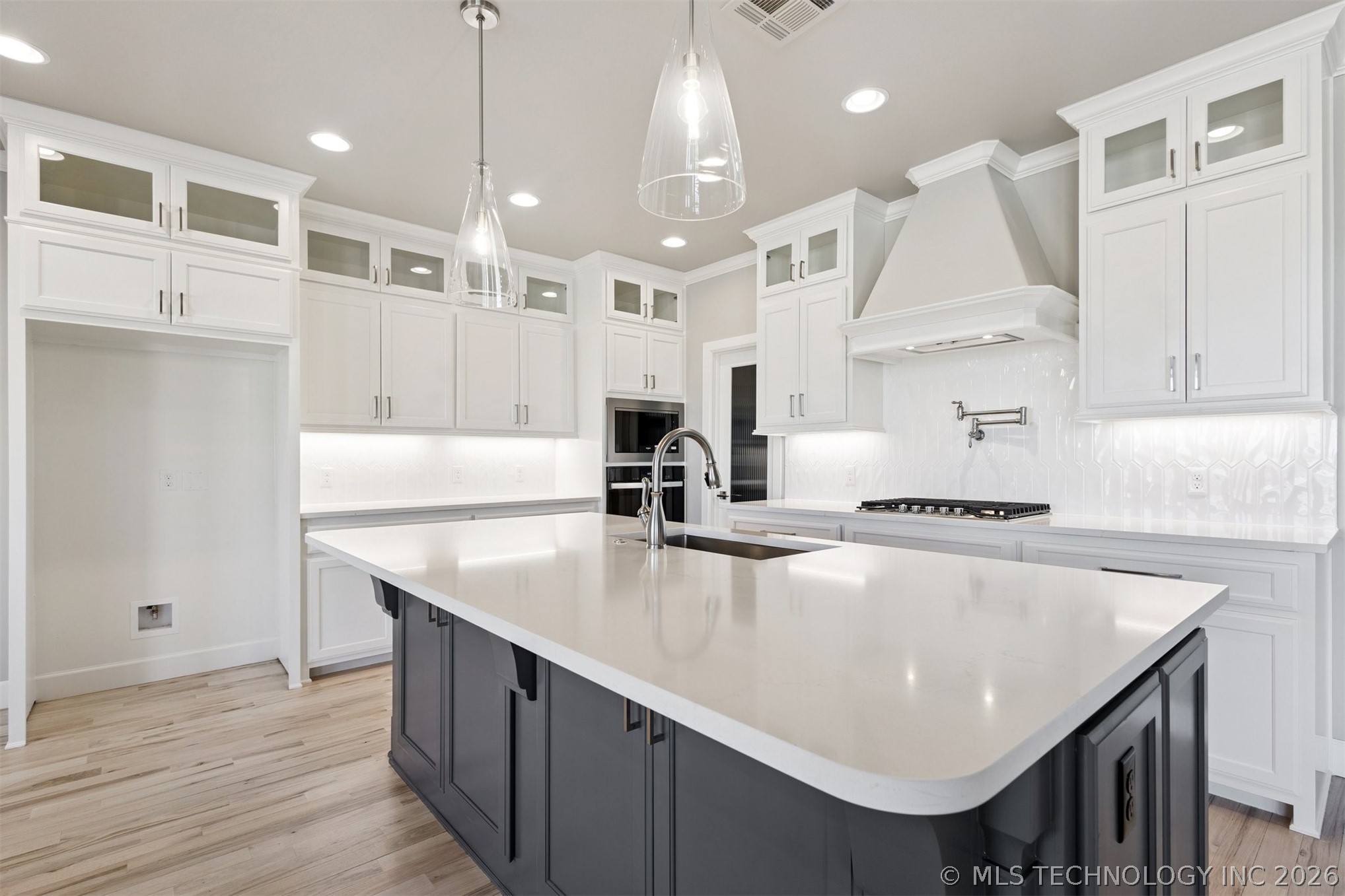 663 E 148th Place S Property Photo 17