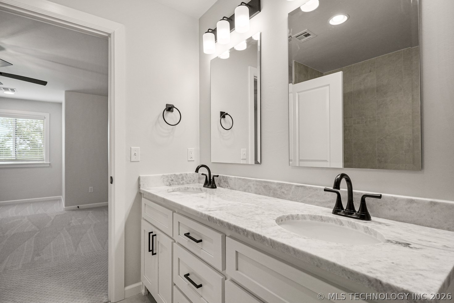 30601 E 63rd Street S Property Photo 11