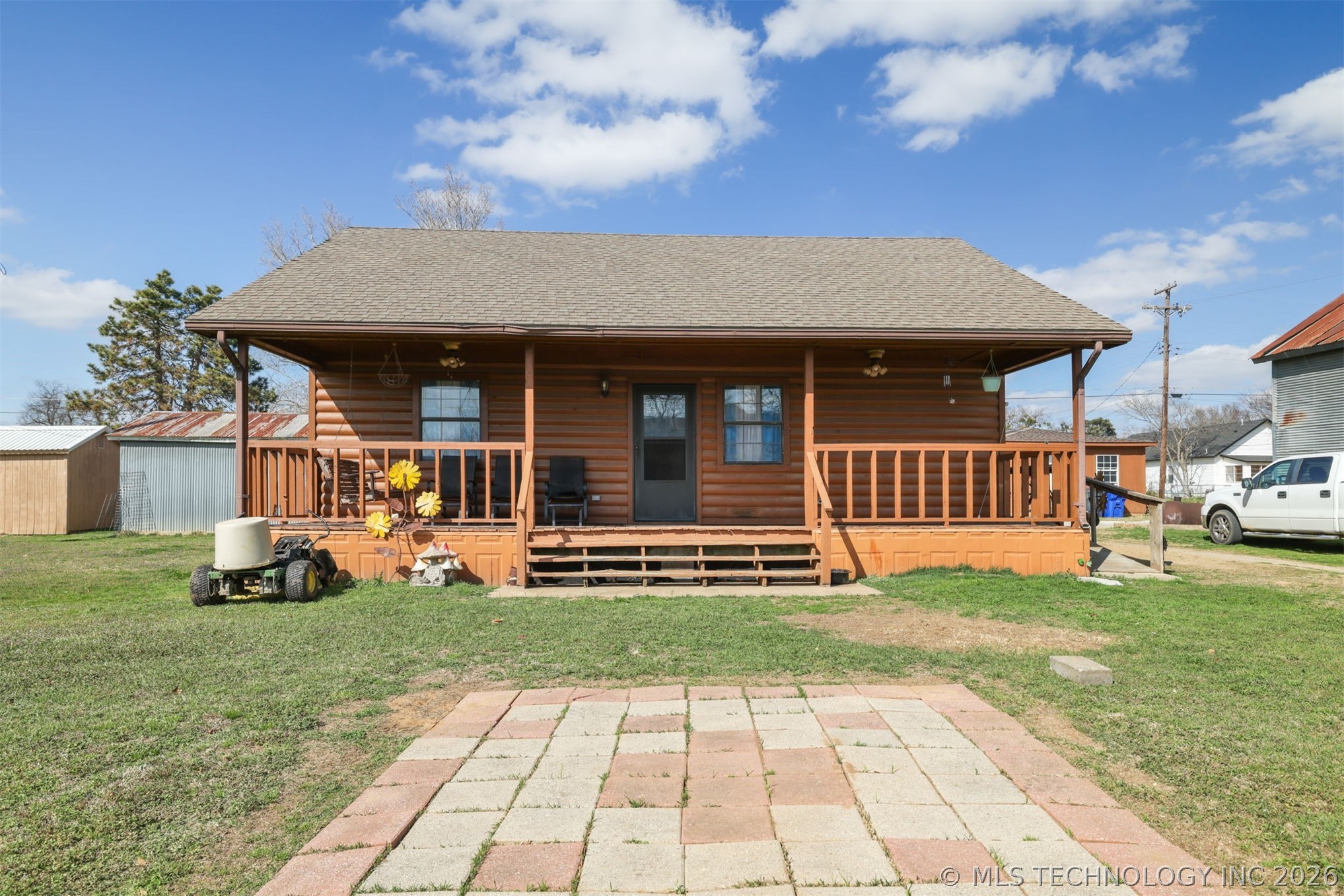 117 S Terry Property Photo 2