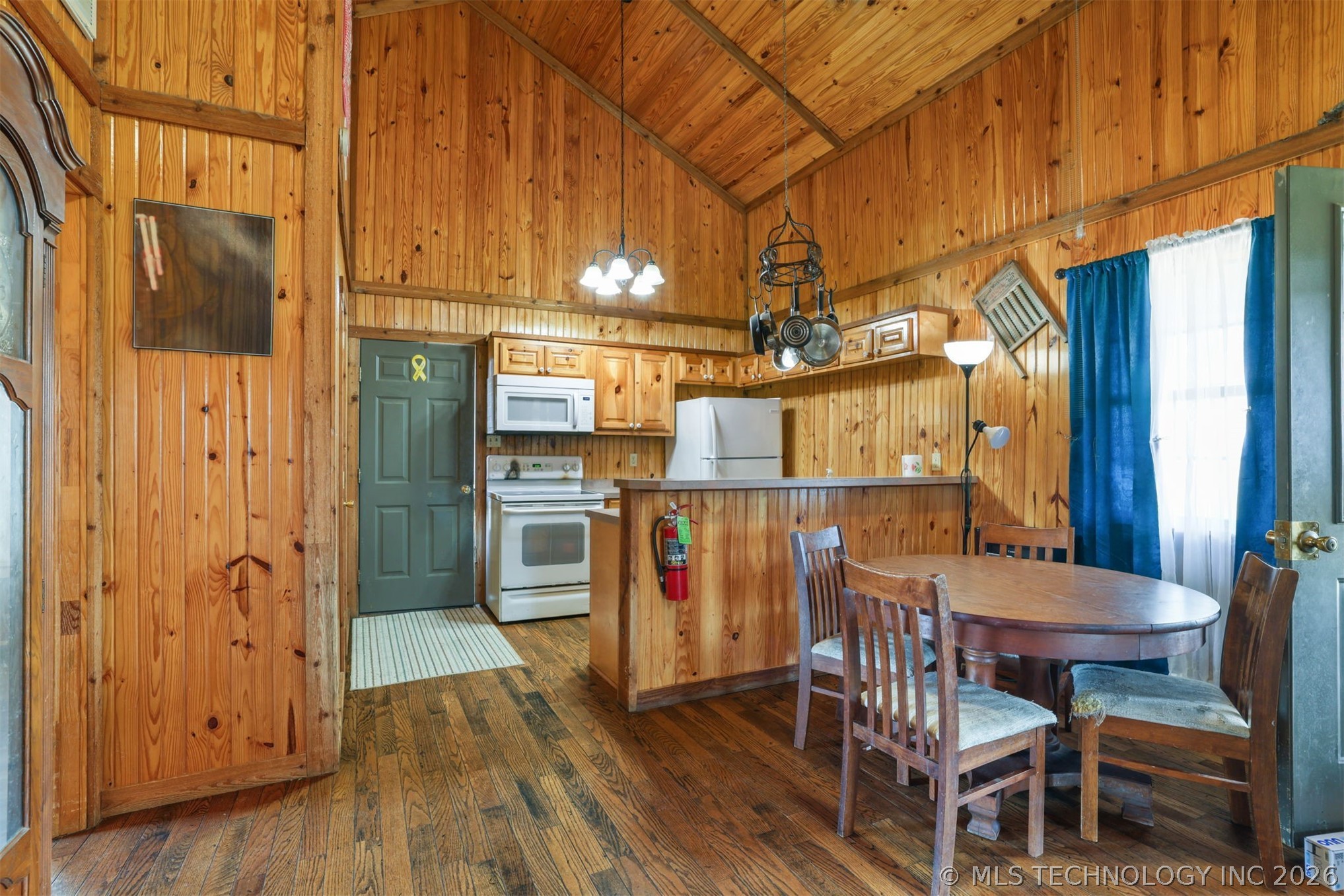 117 S Terry Property Photo 4