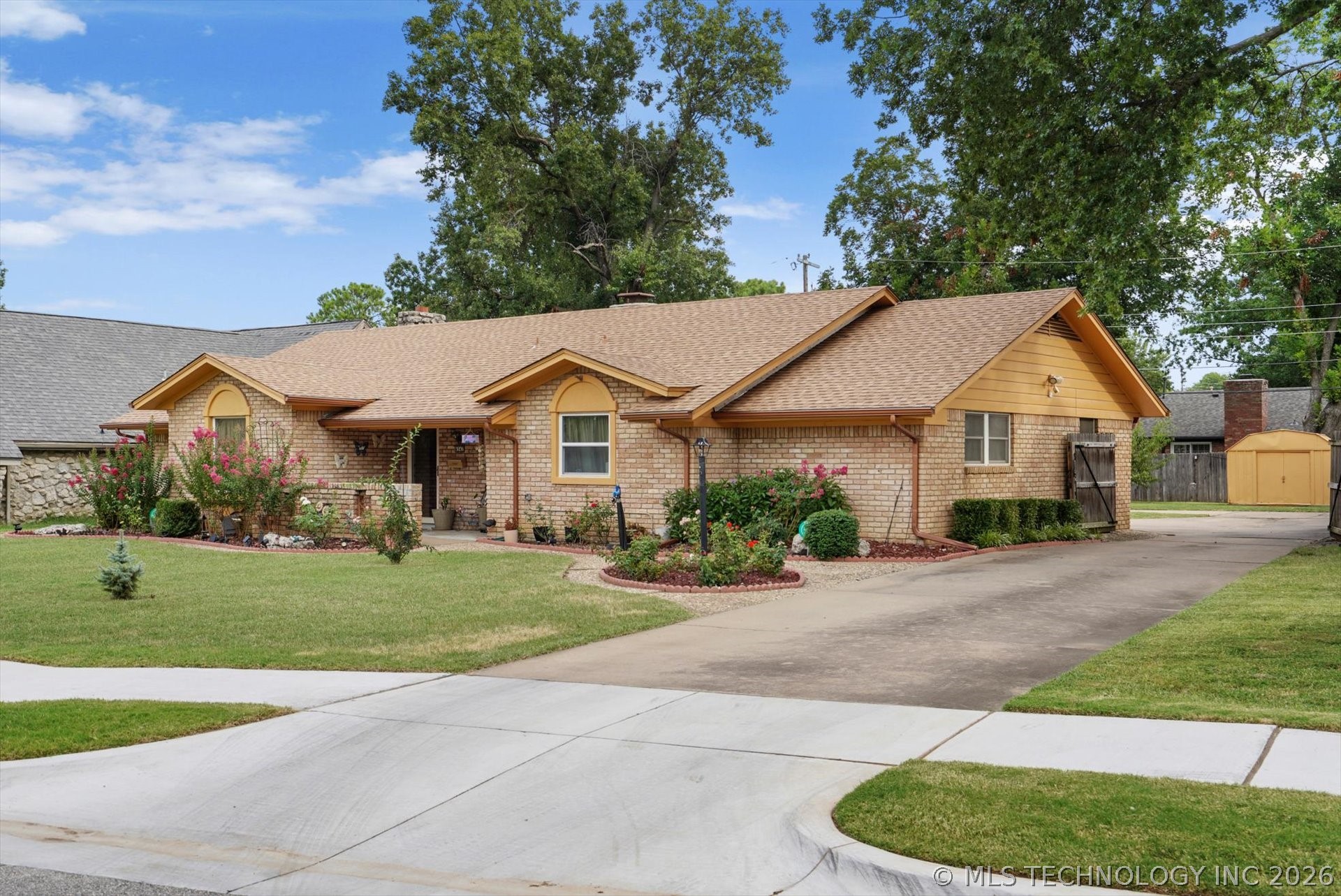 2607841 Property Photo 2