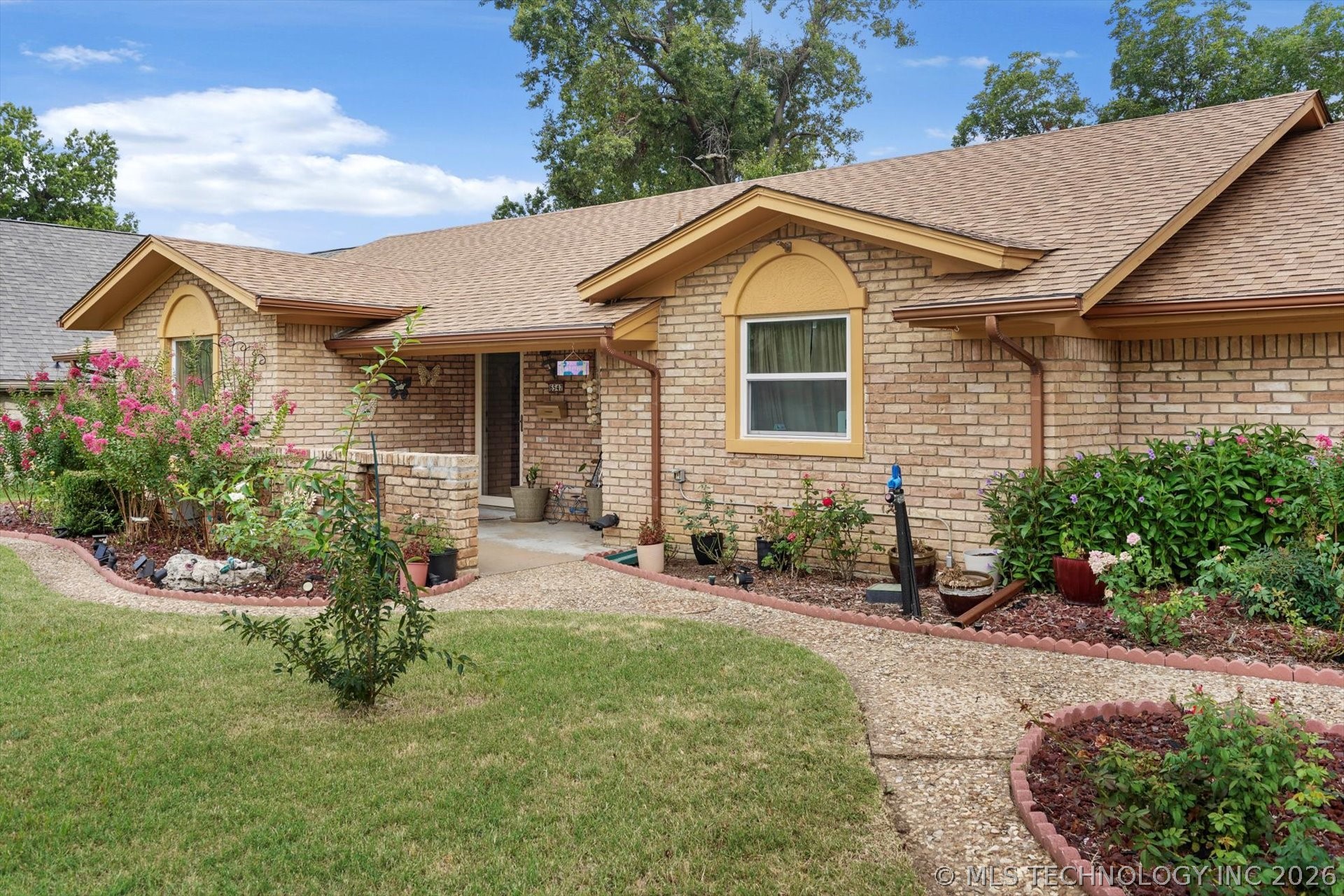 2607841 Property Photo 3