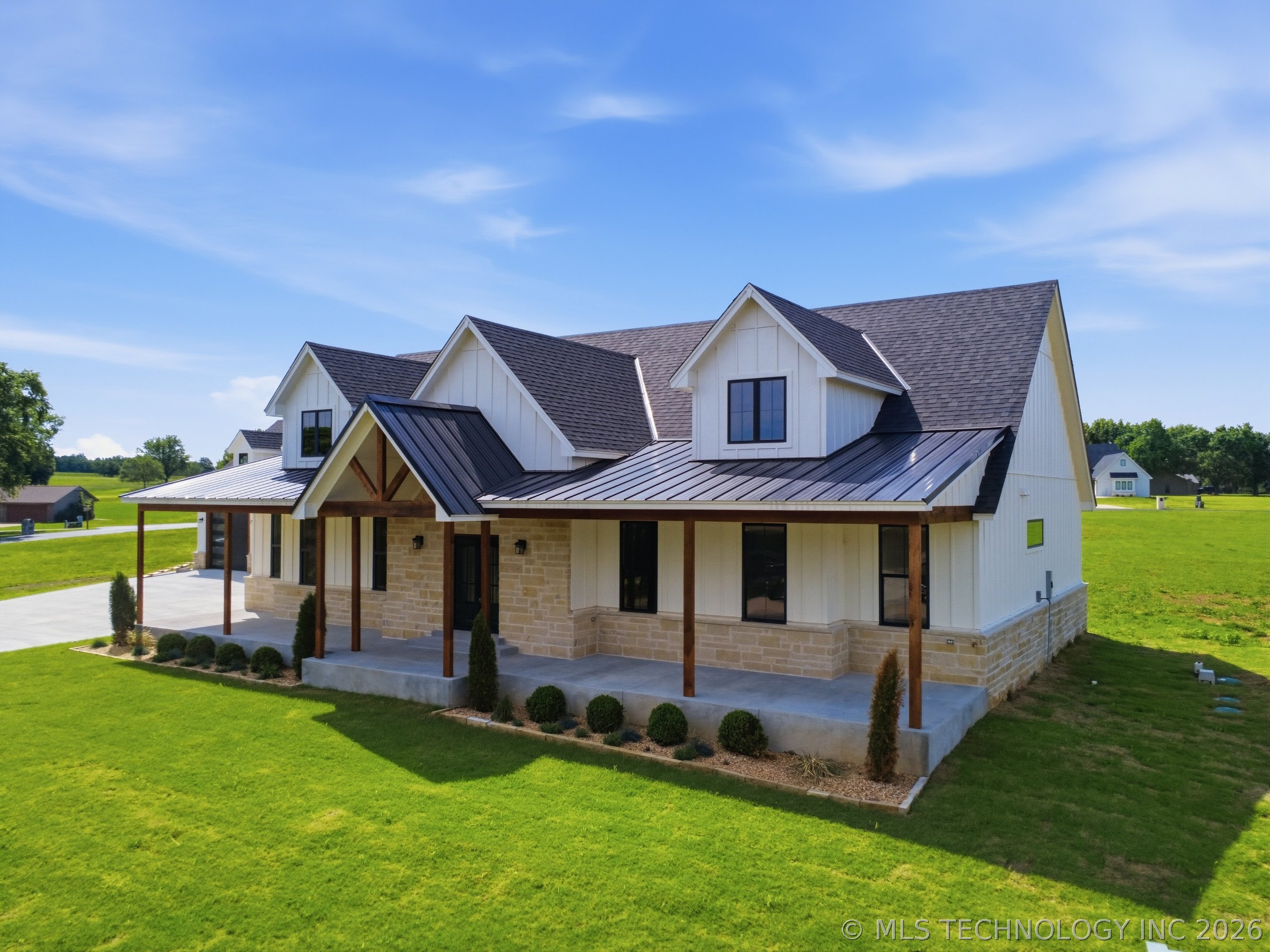 451679 Congressional Property Photo 6