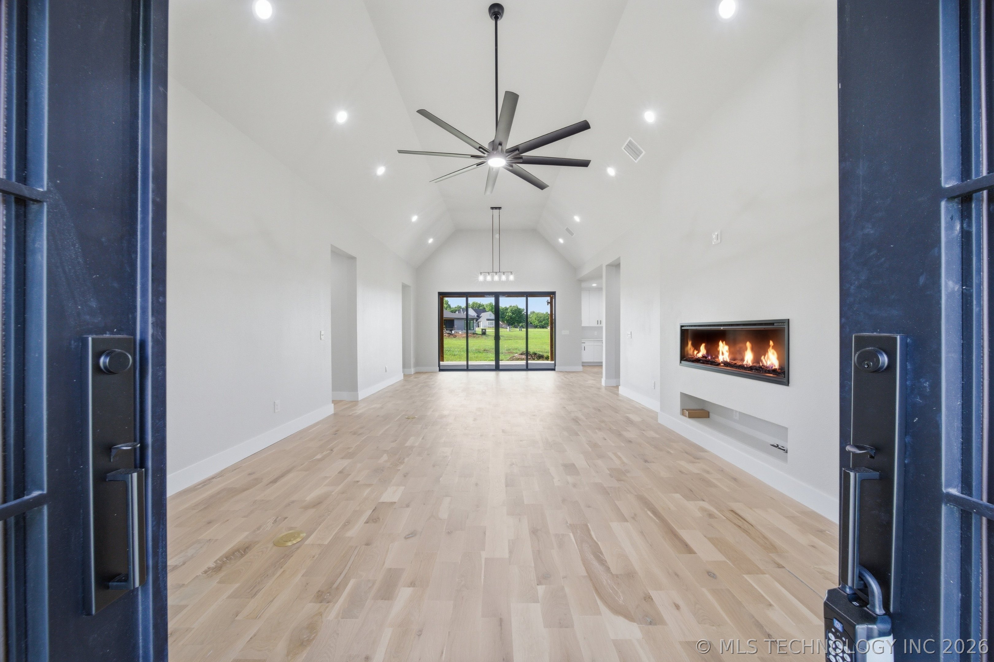 451679 Congressional Property Photo 8