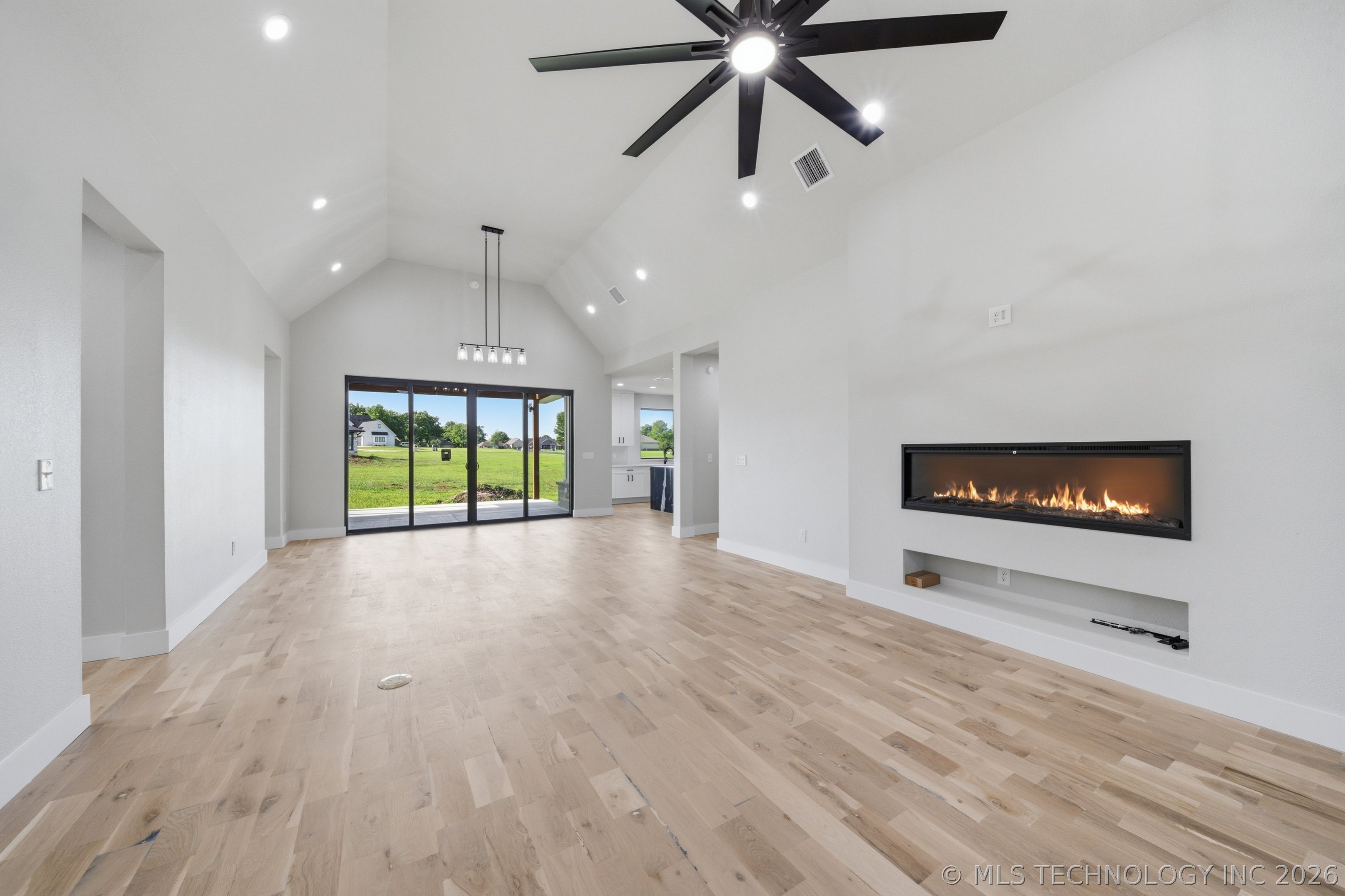 451679 Congressional Property Photo 9