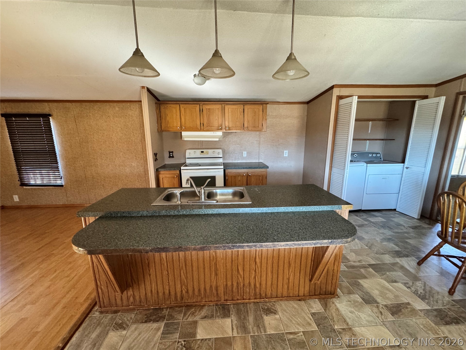 3452 E Blackjack Property Photo 4
