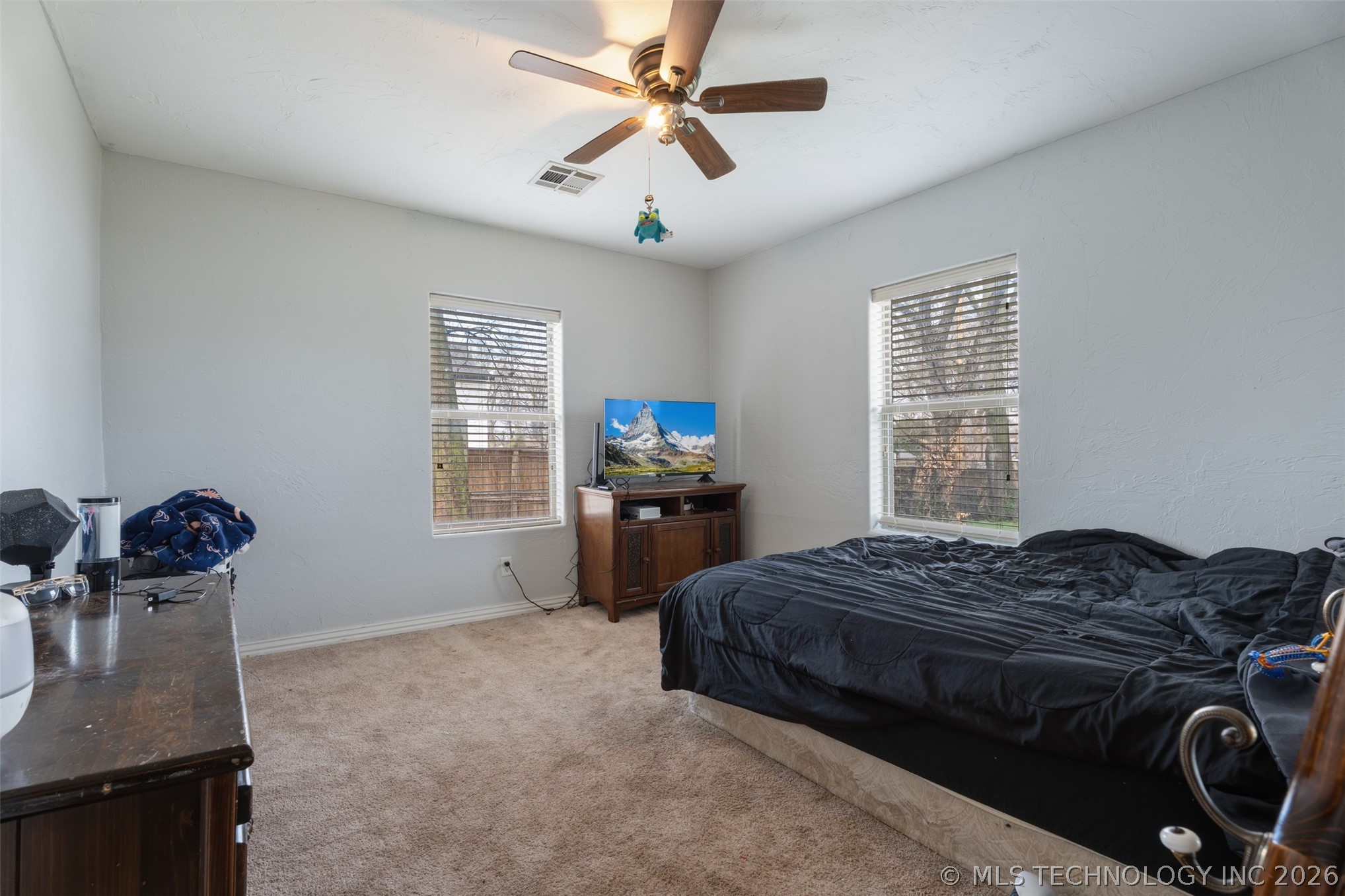 215 E 7th Property Photo 14