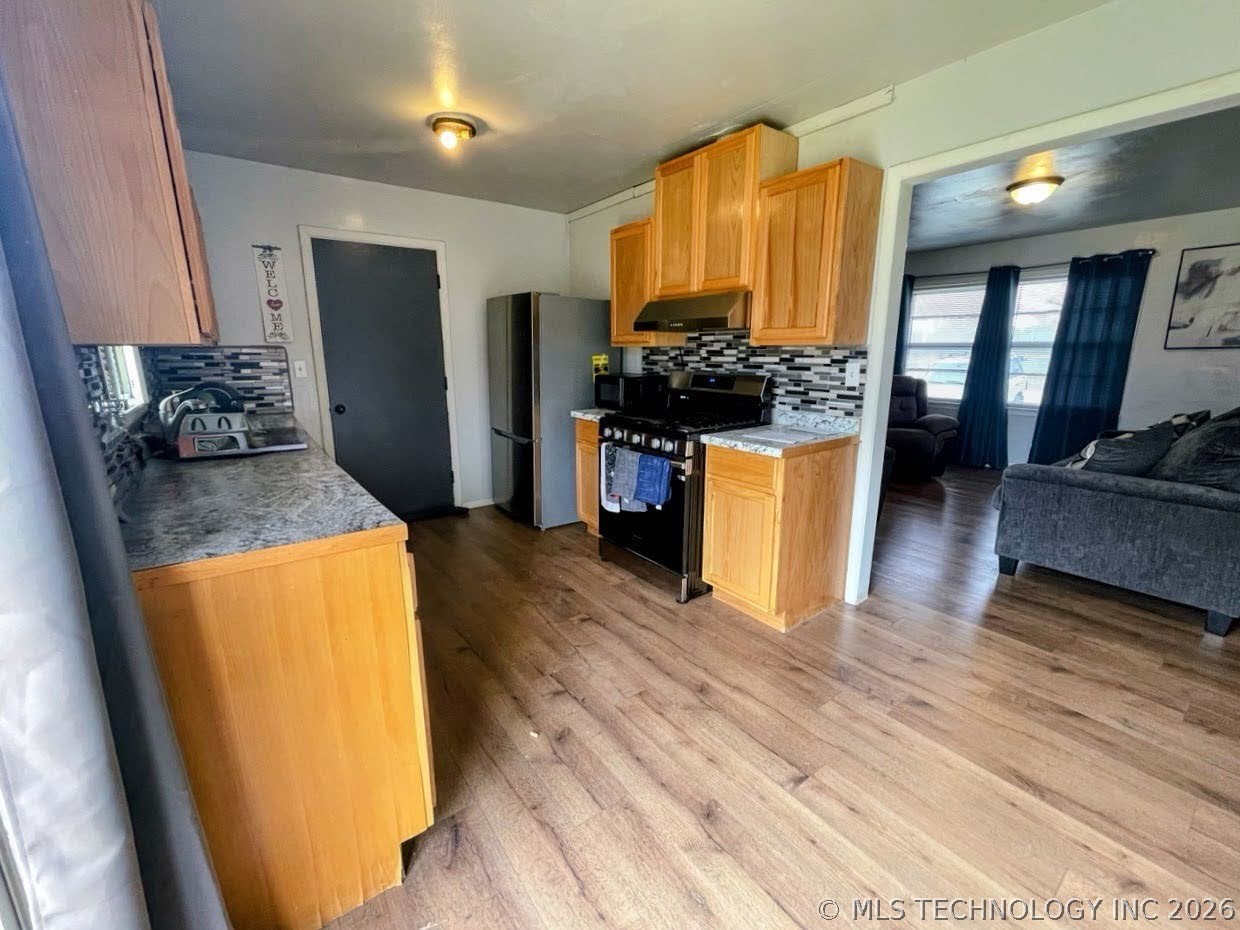 3804 W 4th Street Property Photo 6