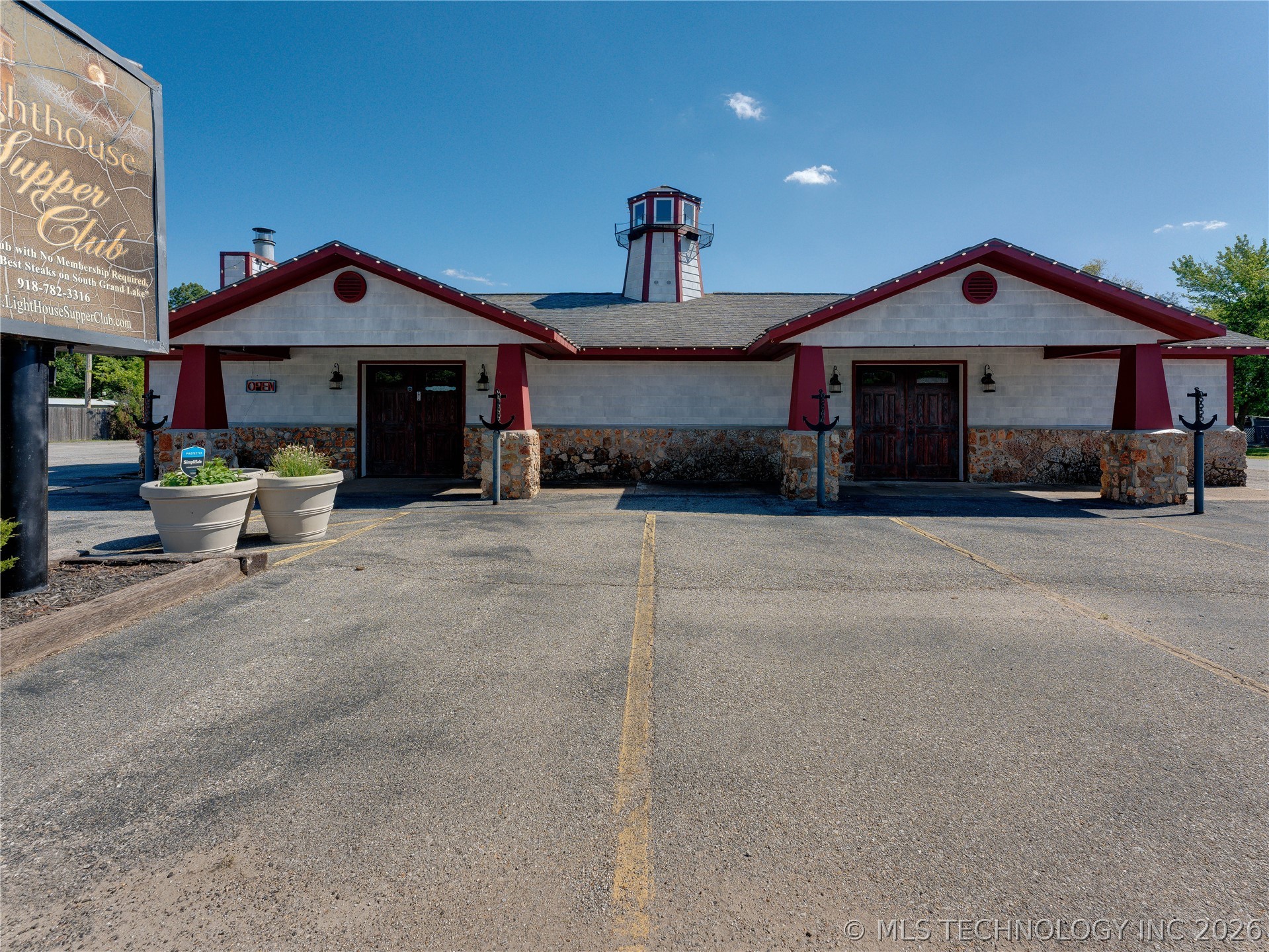 111 W Ketchum Avenue Property Photo 2