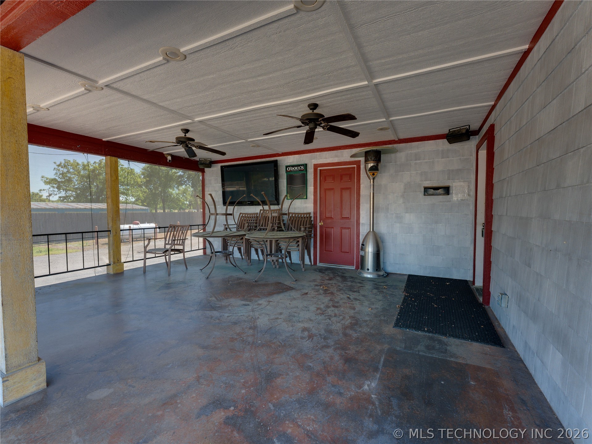 111 W Ketchum Avenue Property Photo 6
