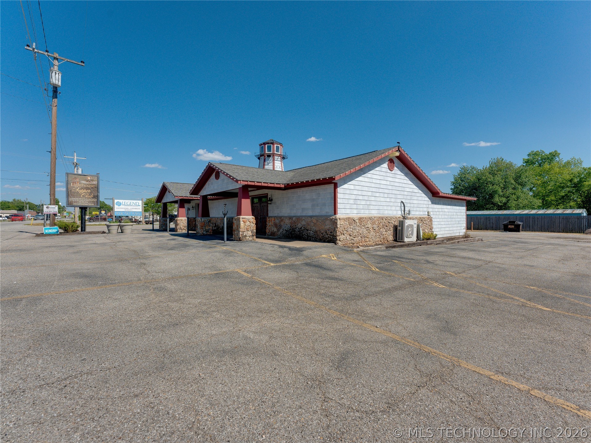 111 W Ketchum Avenue Property Photo 9
